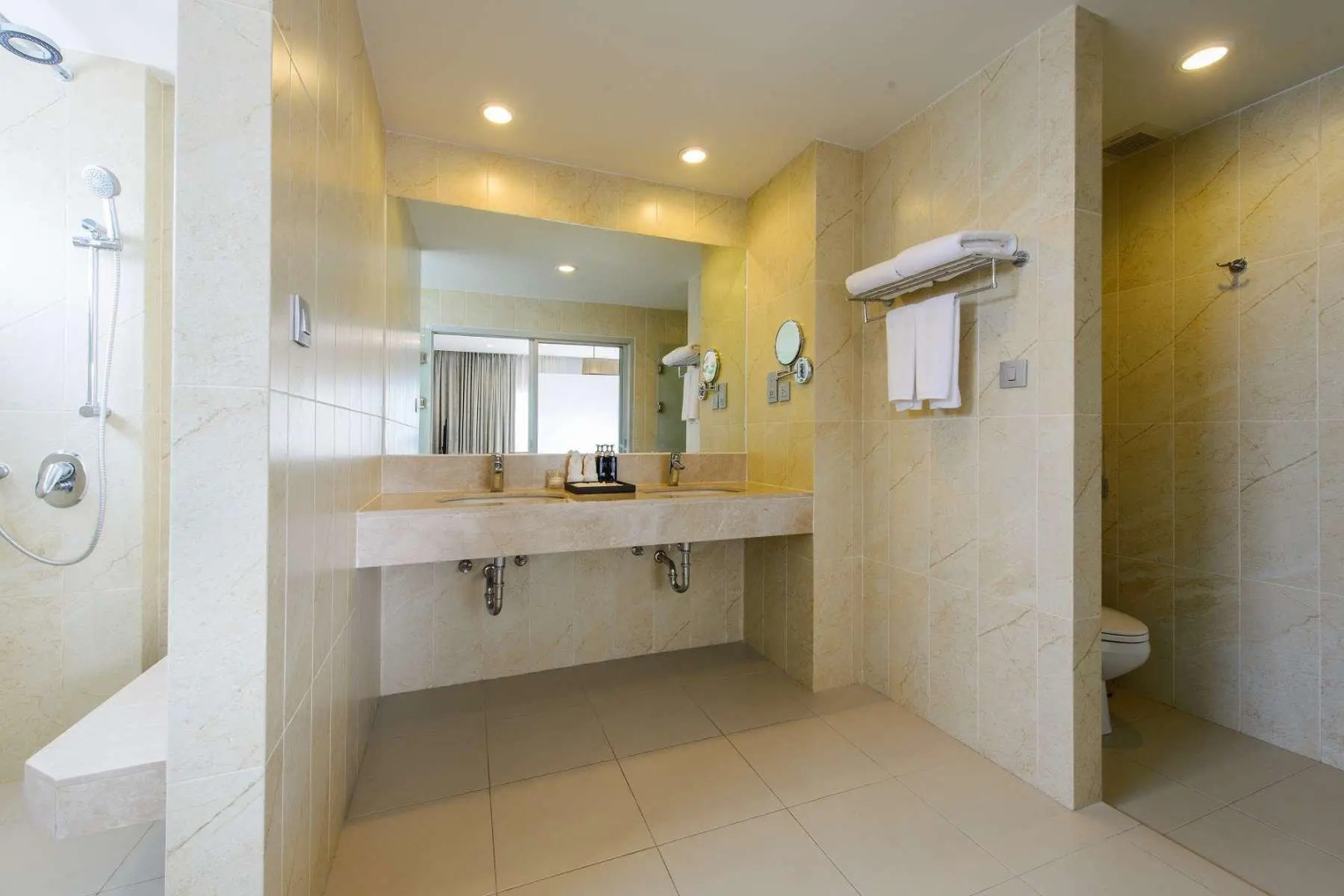 Ramada by Wyndham Phuket Deevana Patong