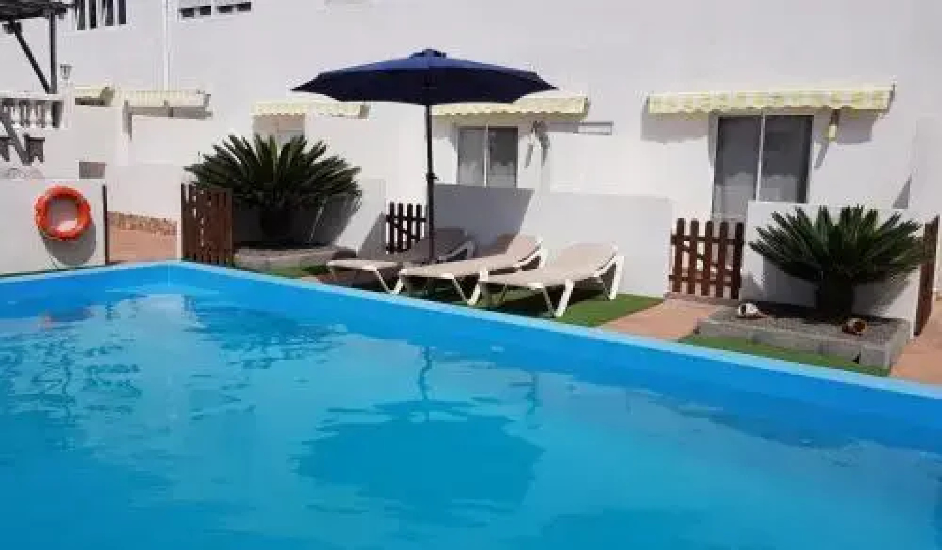 Villa Roja (c) - Kleine Ferienanlage mit Pool, Spielplatz & Boule [#95407]