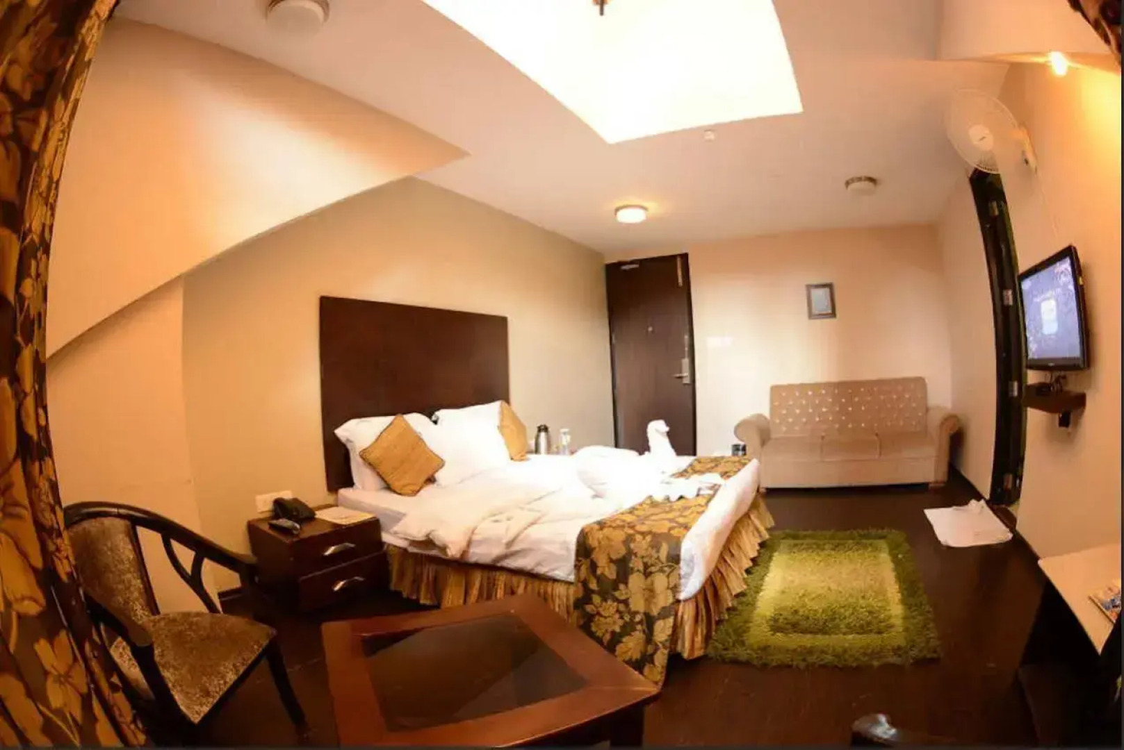 Hotel Pine Spring Gulmarg