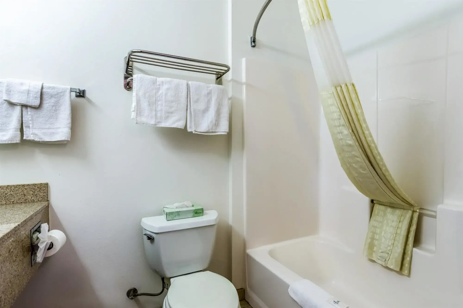 Studio 6 Bakersfield, CA