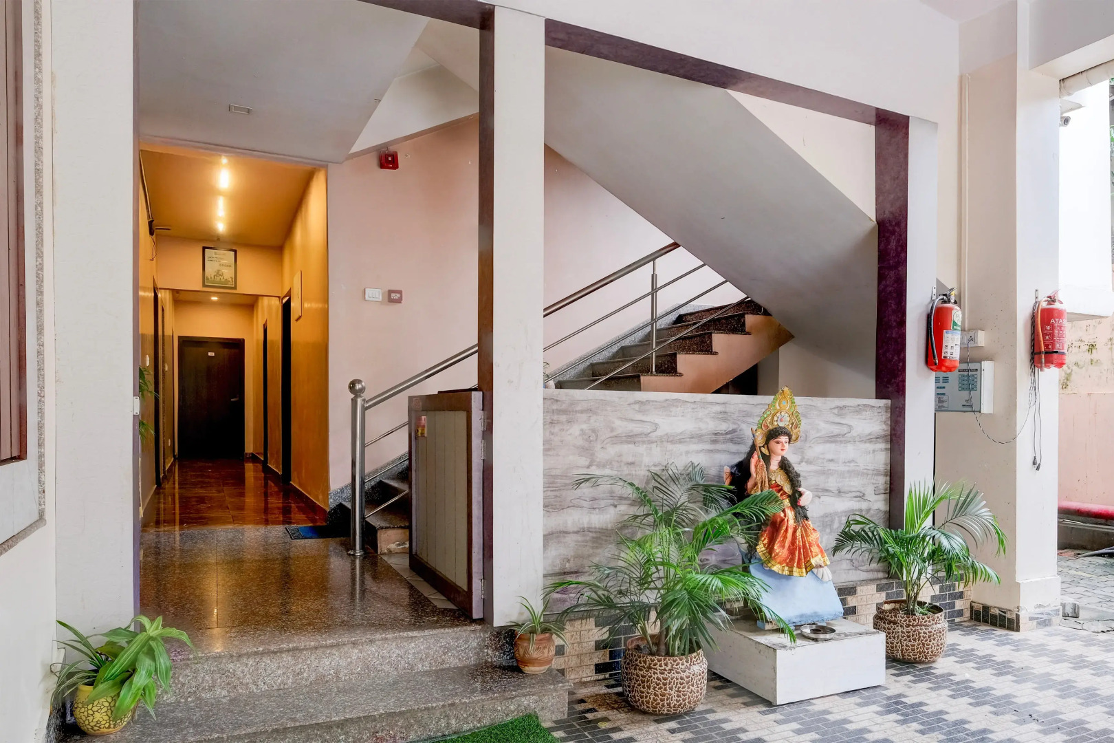 OYO Premium Beltola Tiniali