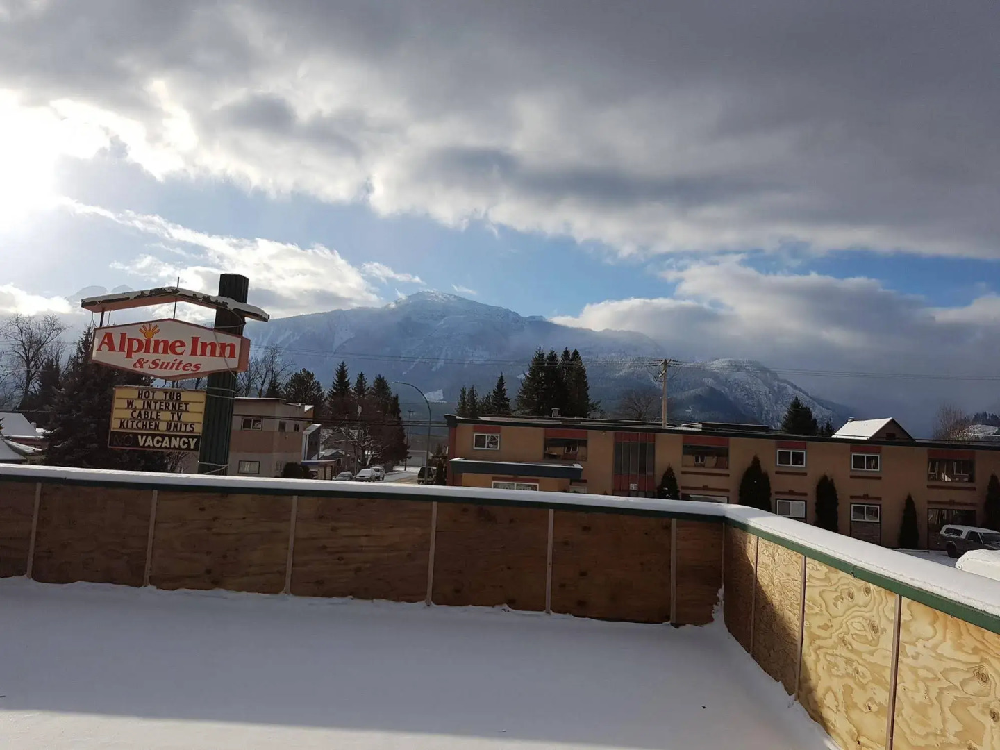 Alpine Inn & Suites