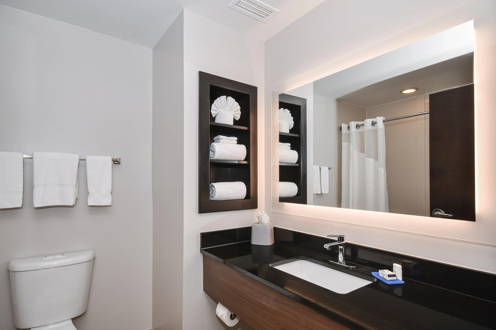Holiday Inn Express & Suites Charlotte Southeast - Matthews by IHG