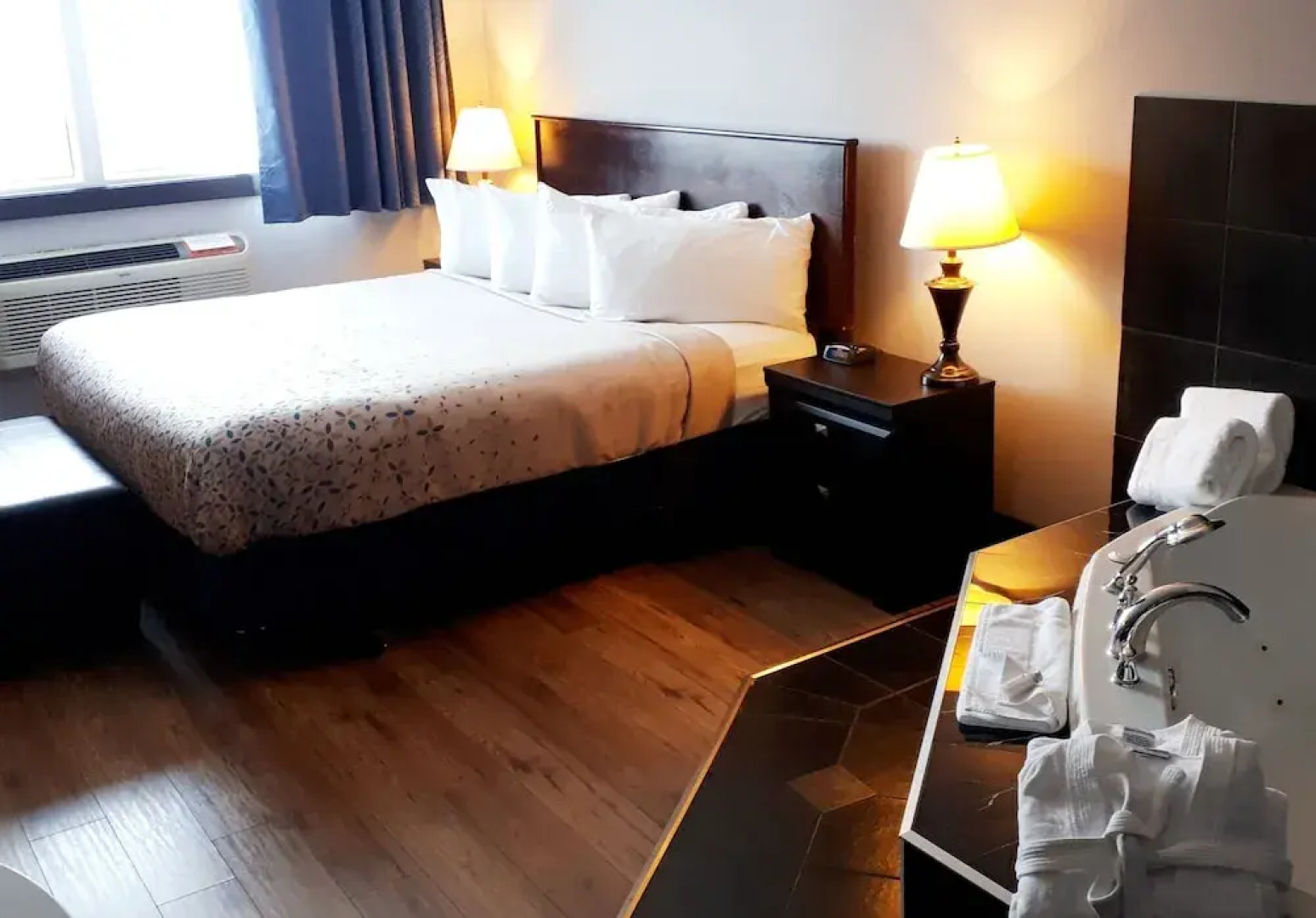 Causeway Bay Hotel Sparwood