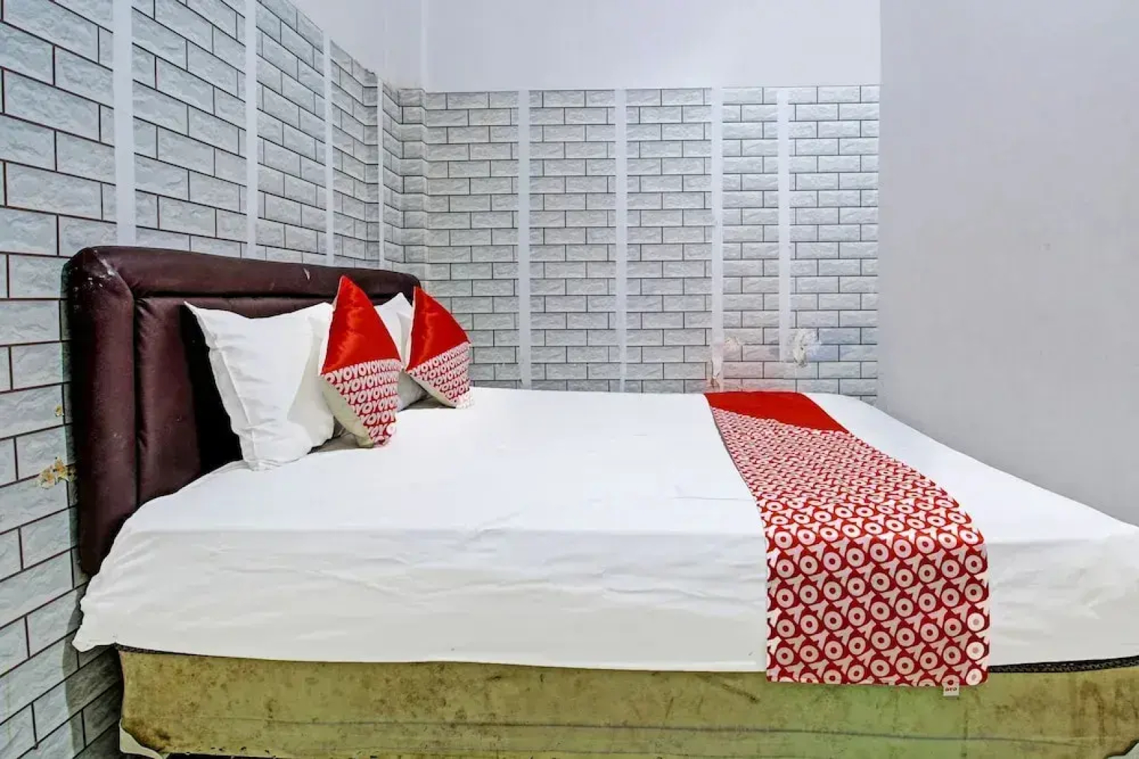 Coupis Guesthouse by OYO Rooms