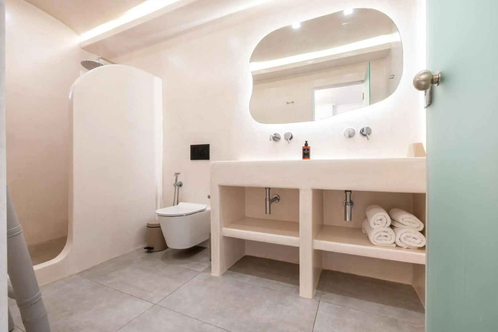 Liana Beach Hotel & Spa