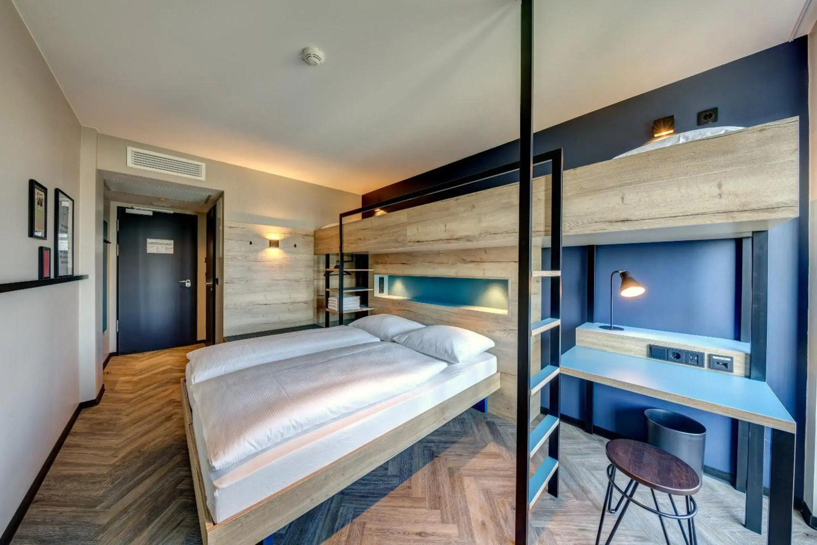 Schulz Hotel Berlin Wall at the East Side Gallery