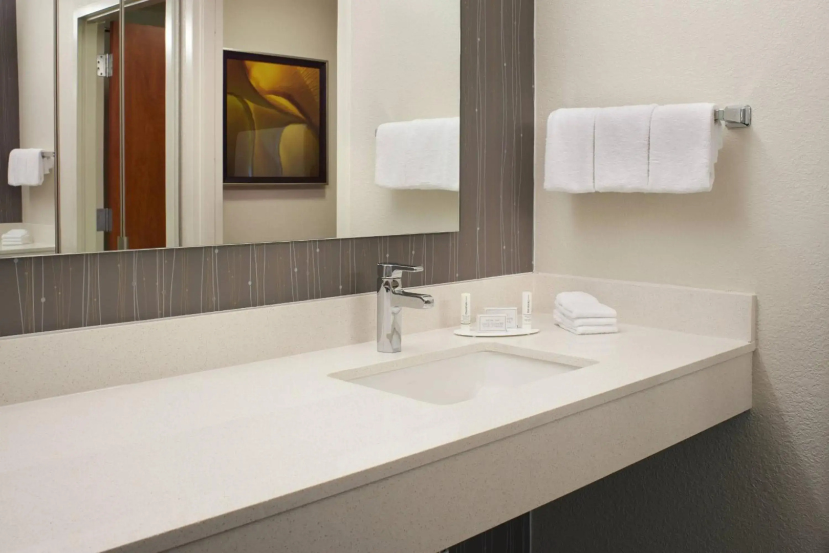 Courtyard by Marriott Kansas City Overland Park/Convention Center