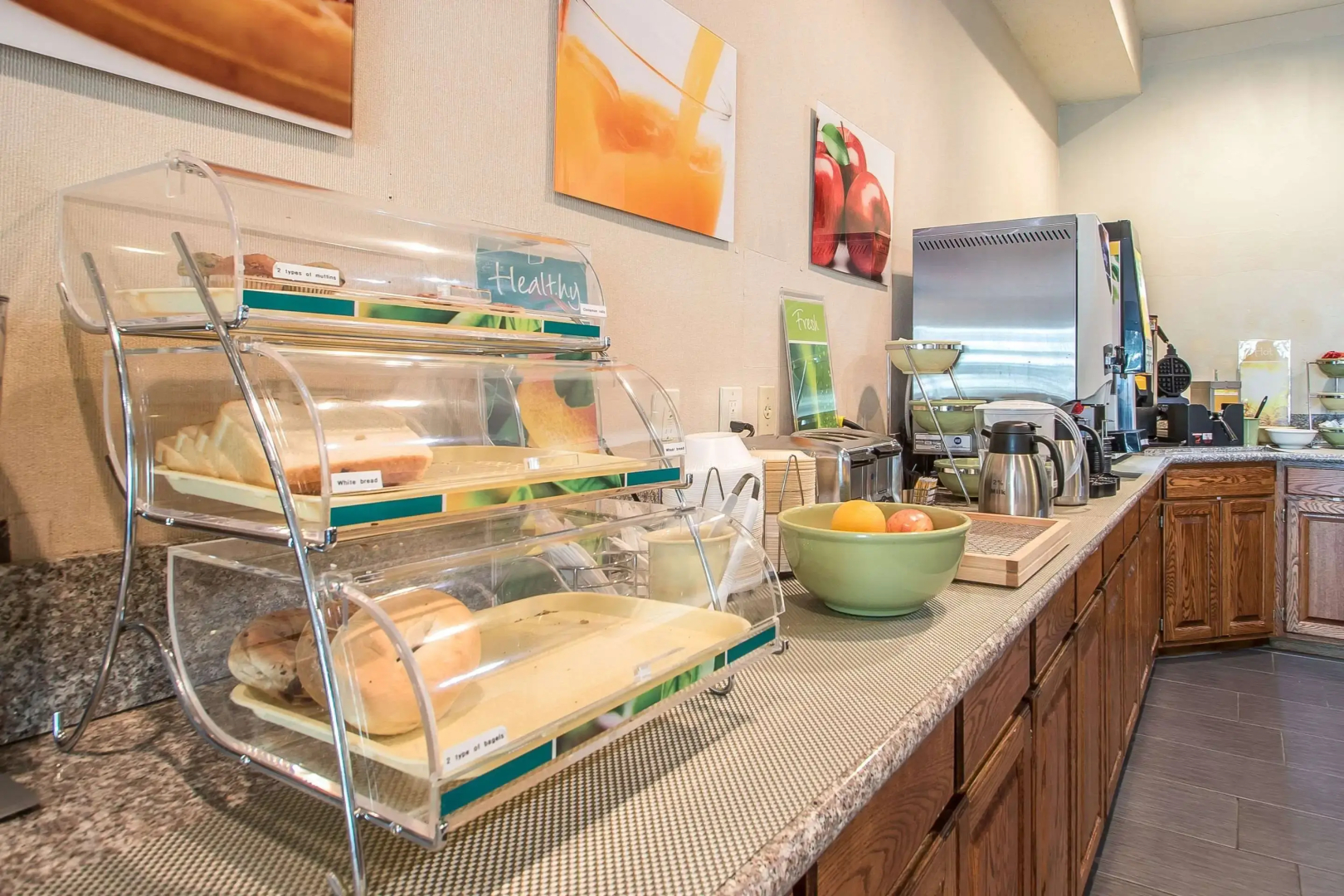 Quality Inn & Suites East Troy I-43