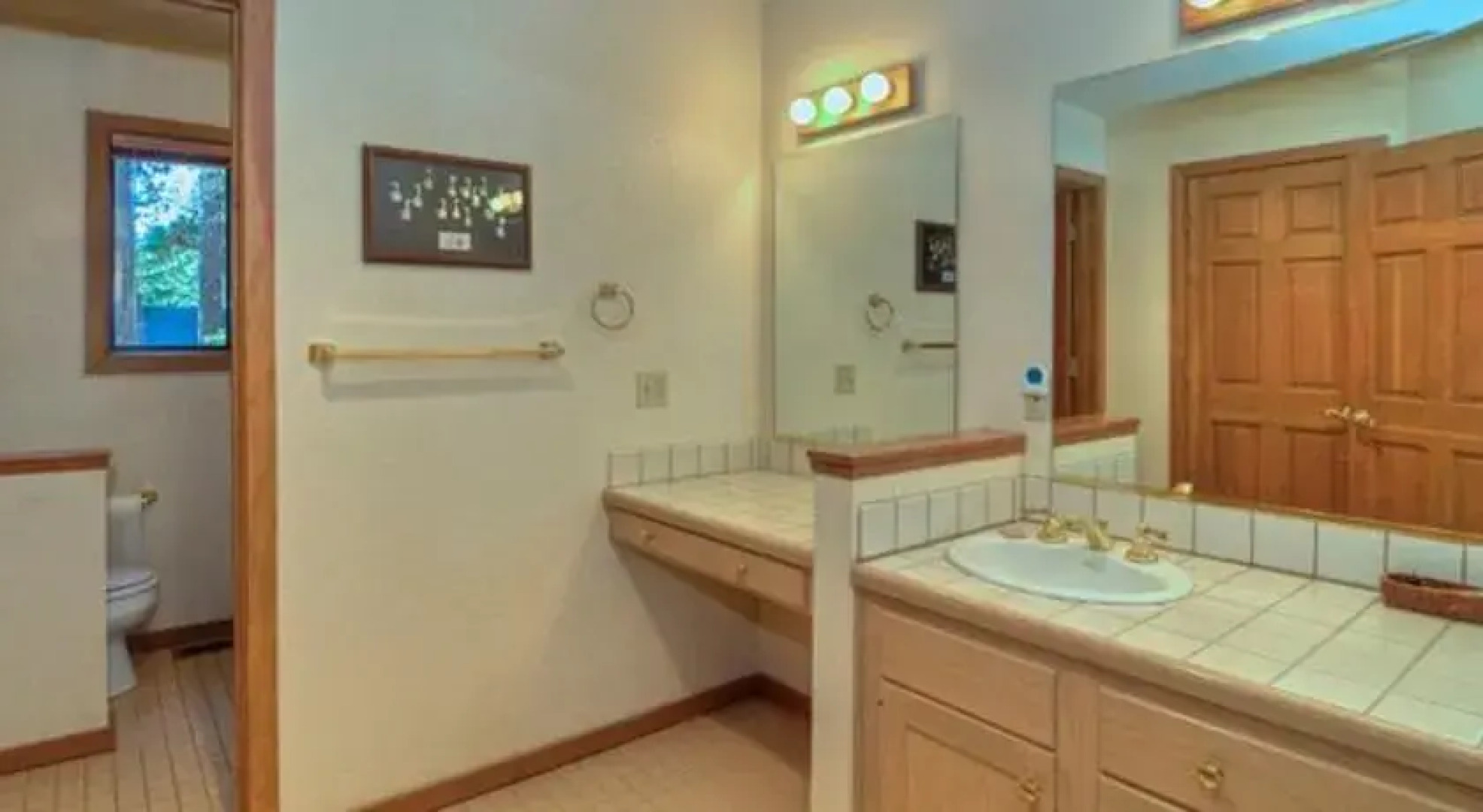 RedAwning Easy Access to Burnt Cedar Beach