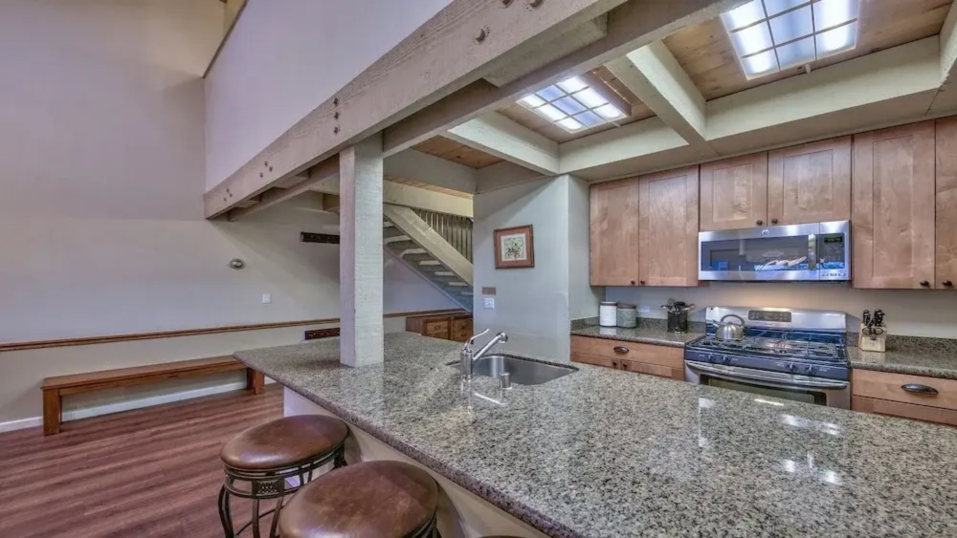 628 Lake View