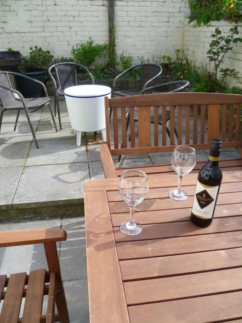 Number Twenty-Five Guesthouse