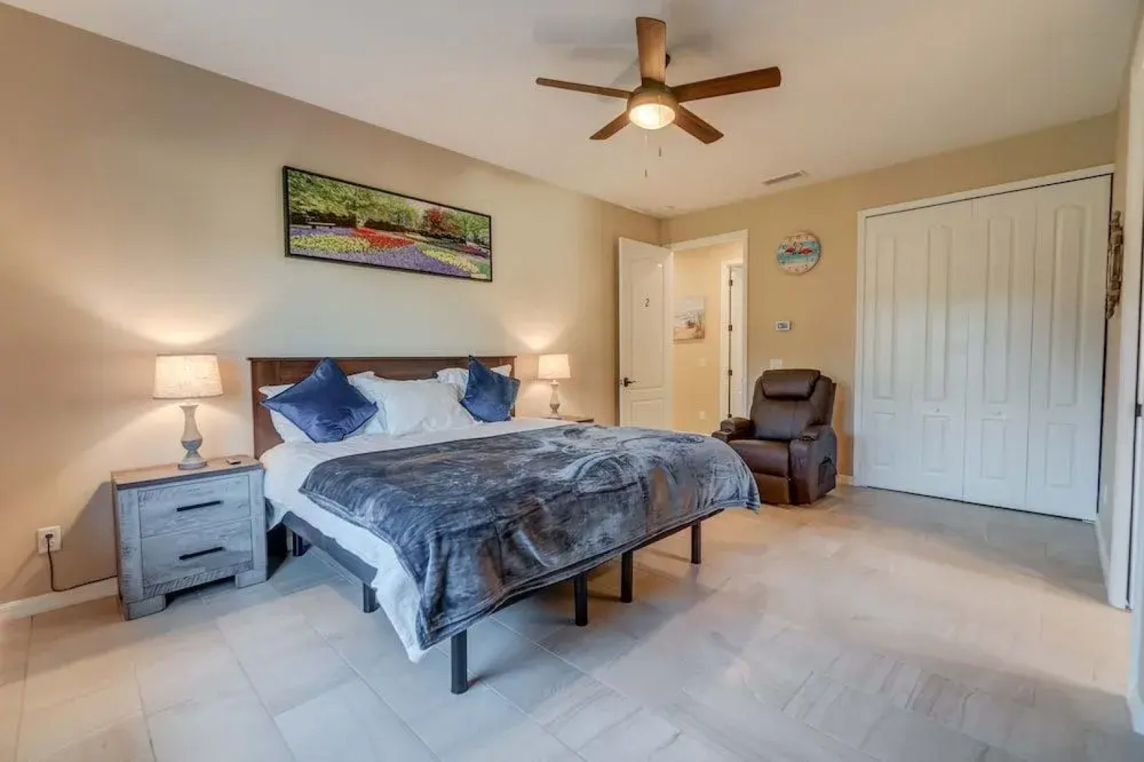 Suite Dreams Guesthouse aka Care Takeover Home