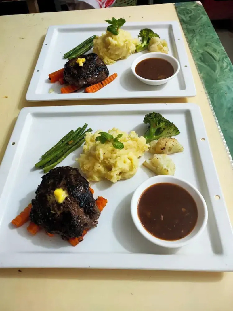 SELA Bungalow and Italian Restaurant