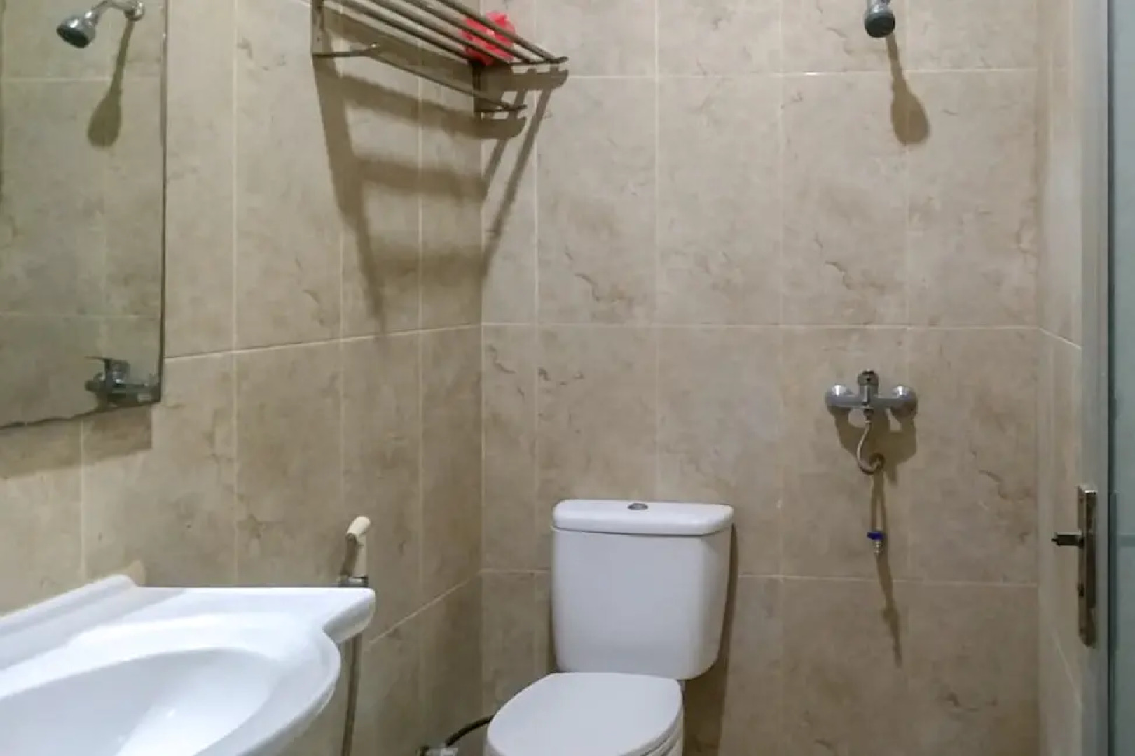 Palu City Guest House RedPartner