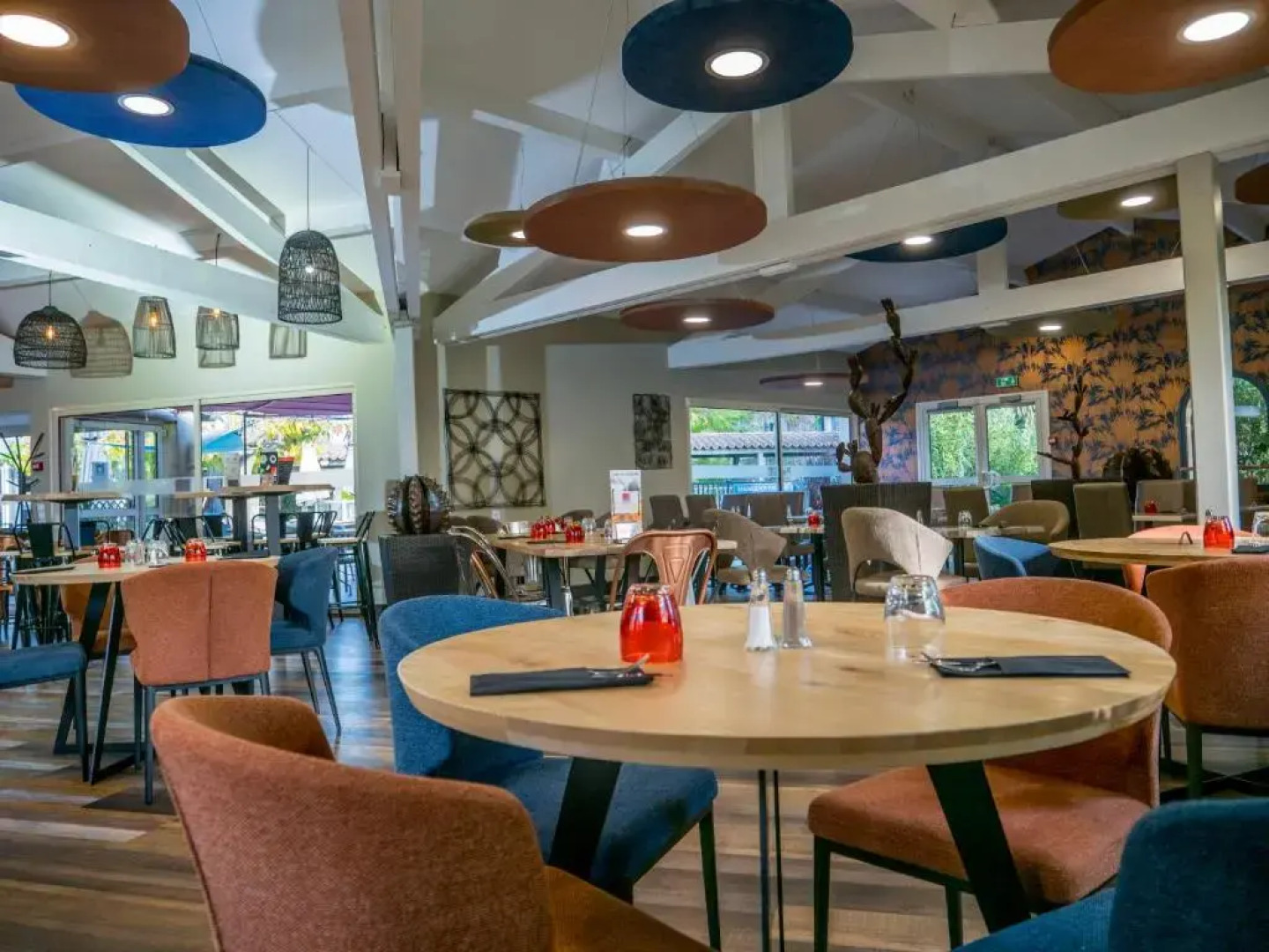 Отель Logis Hôtel Uzès Pont du Gard