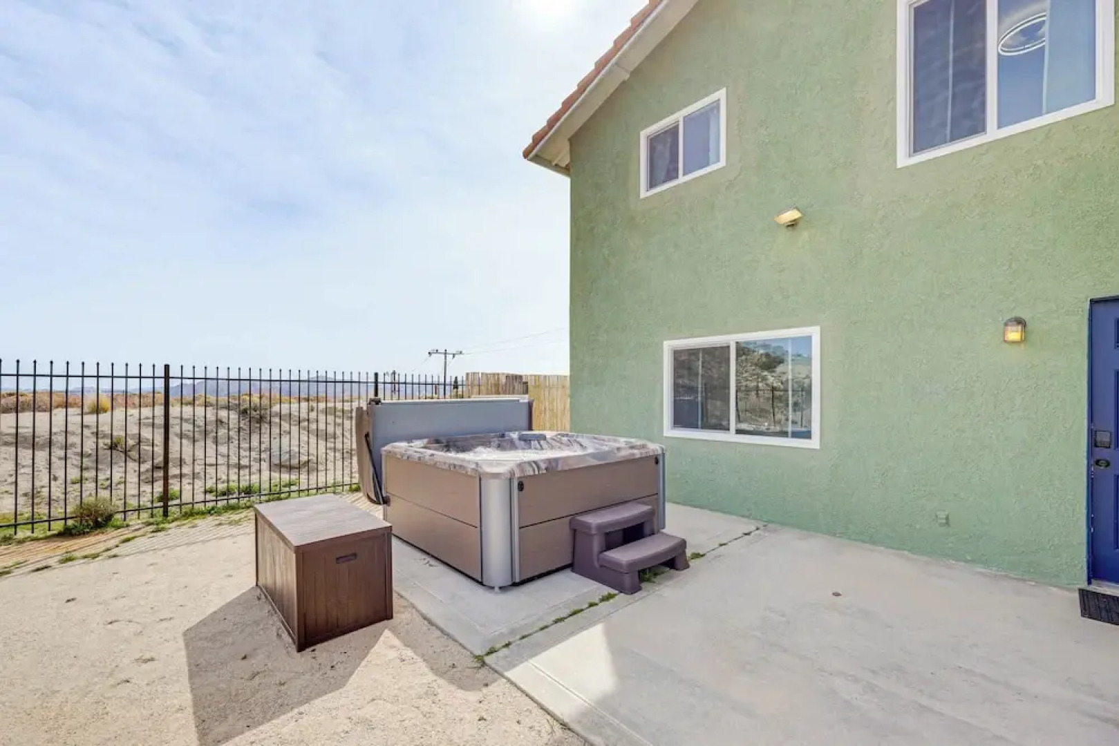 'the Maharaja Retreat' w/ Hot Tub & EV Charger!