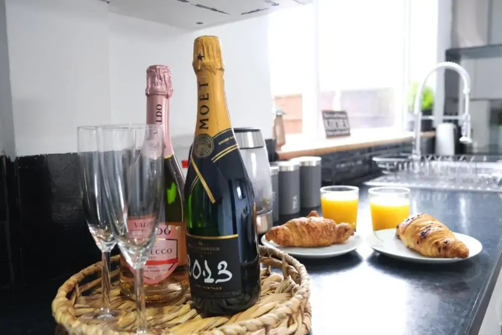 Northway House - Close to M62 and M6