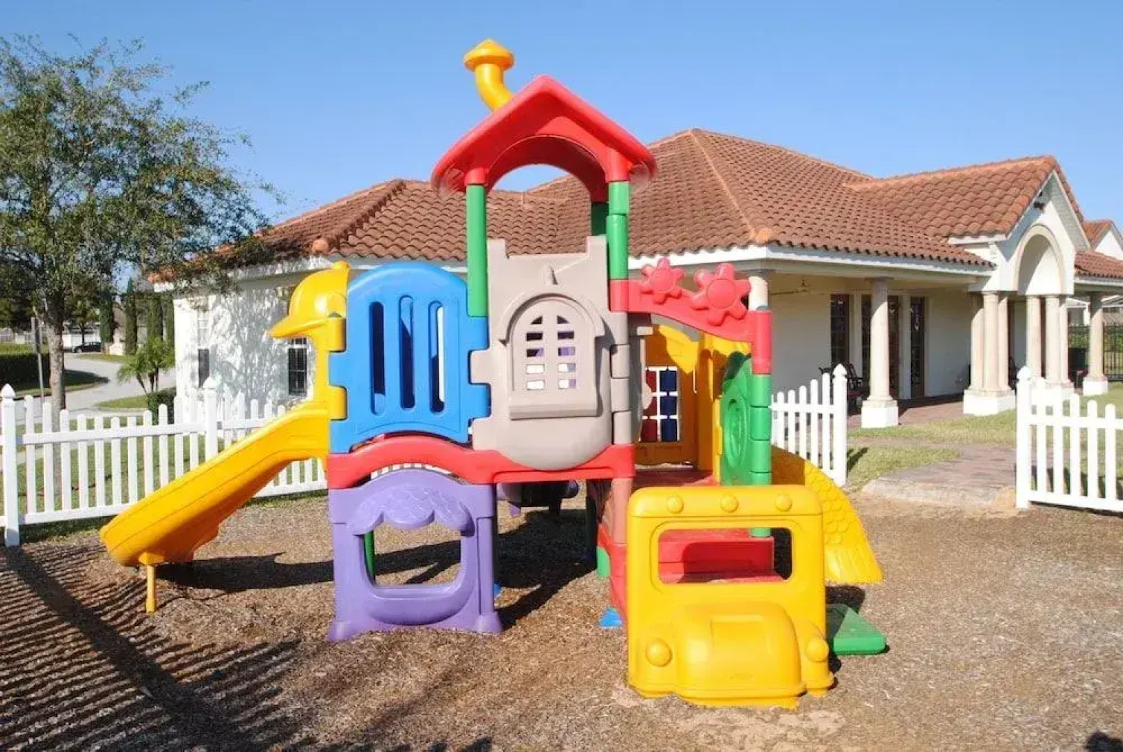 T159BD Sunshine Haven 3 Br villa by RedAwning