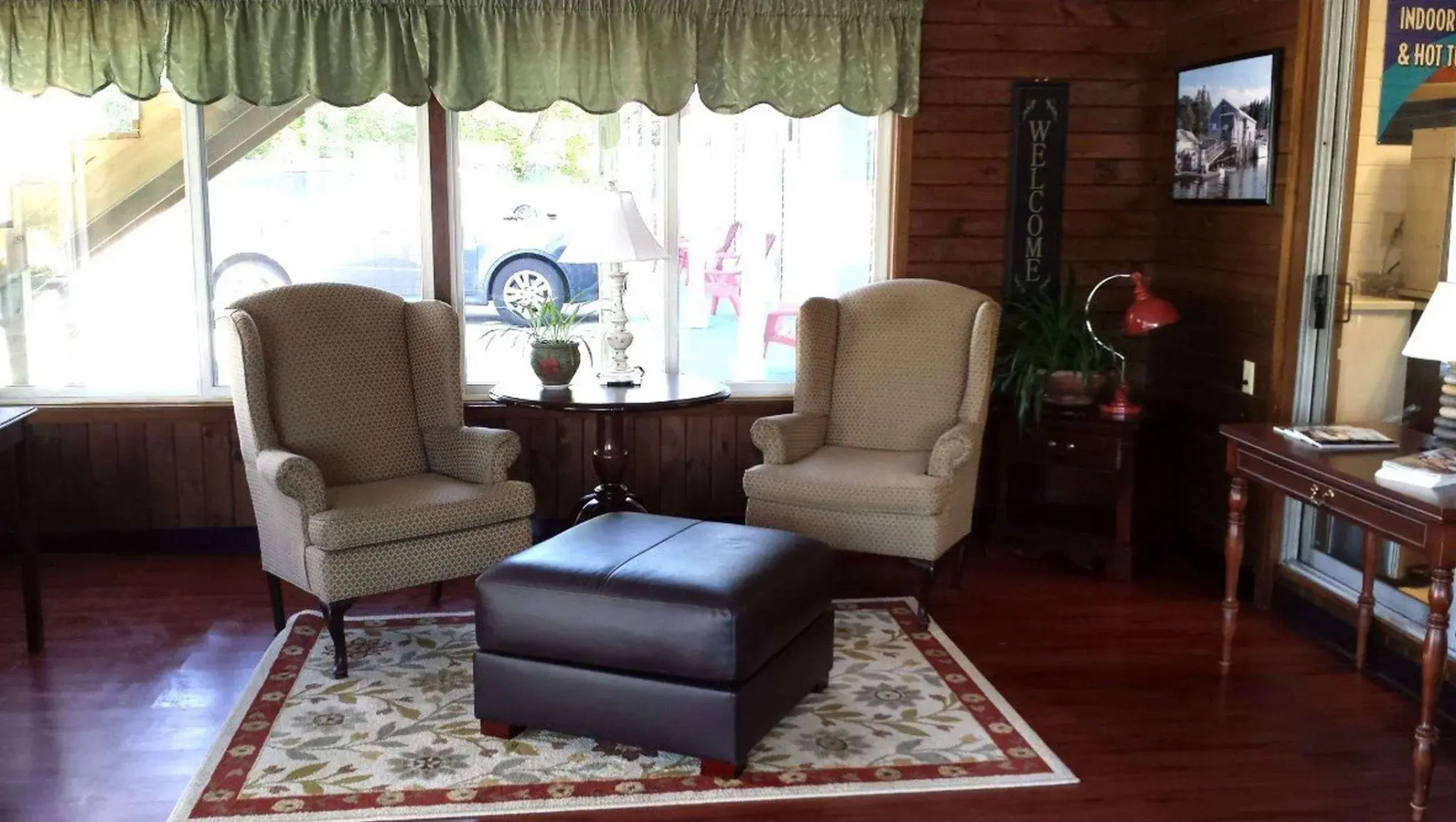 Colonial Inn Ellsworth