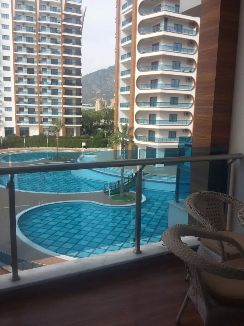 Azura Park Residence