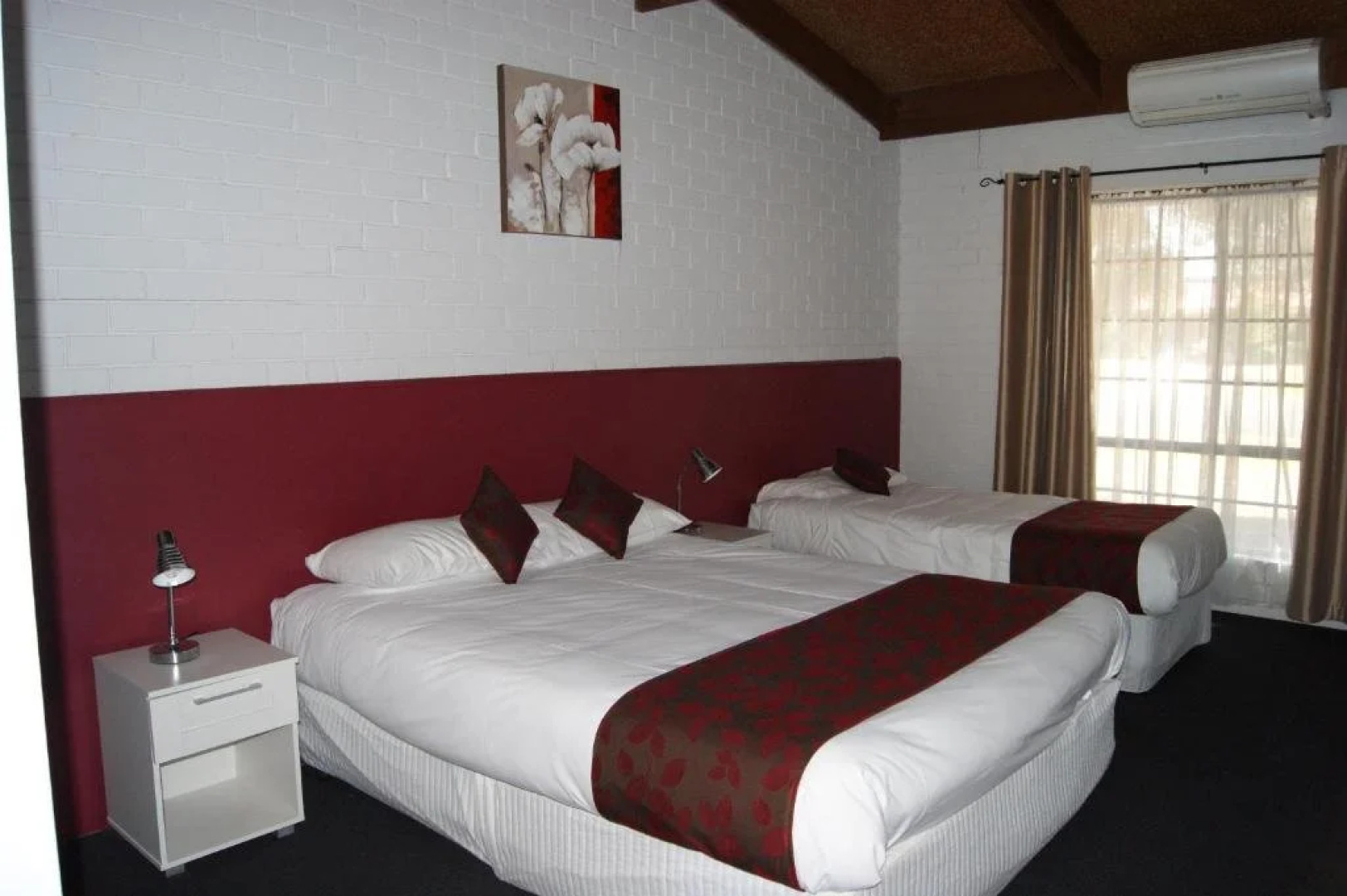 Bakery Park Motor Inn