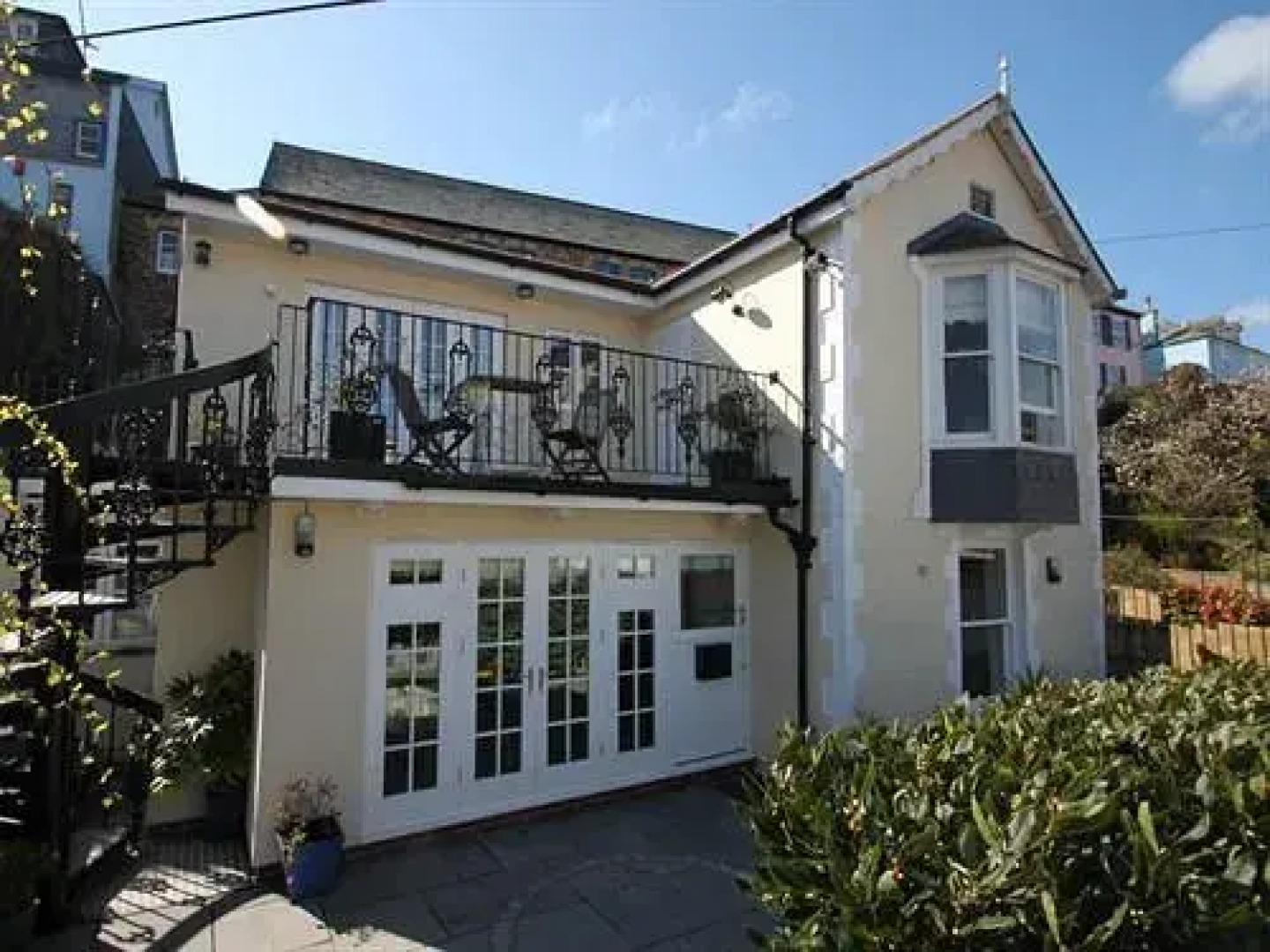 Just B Seventeen Town House