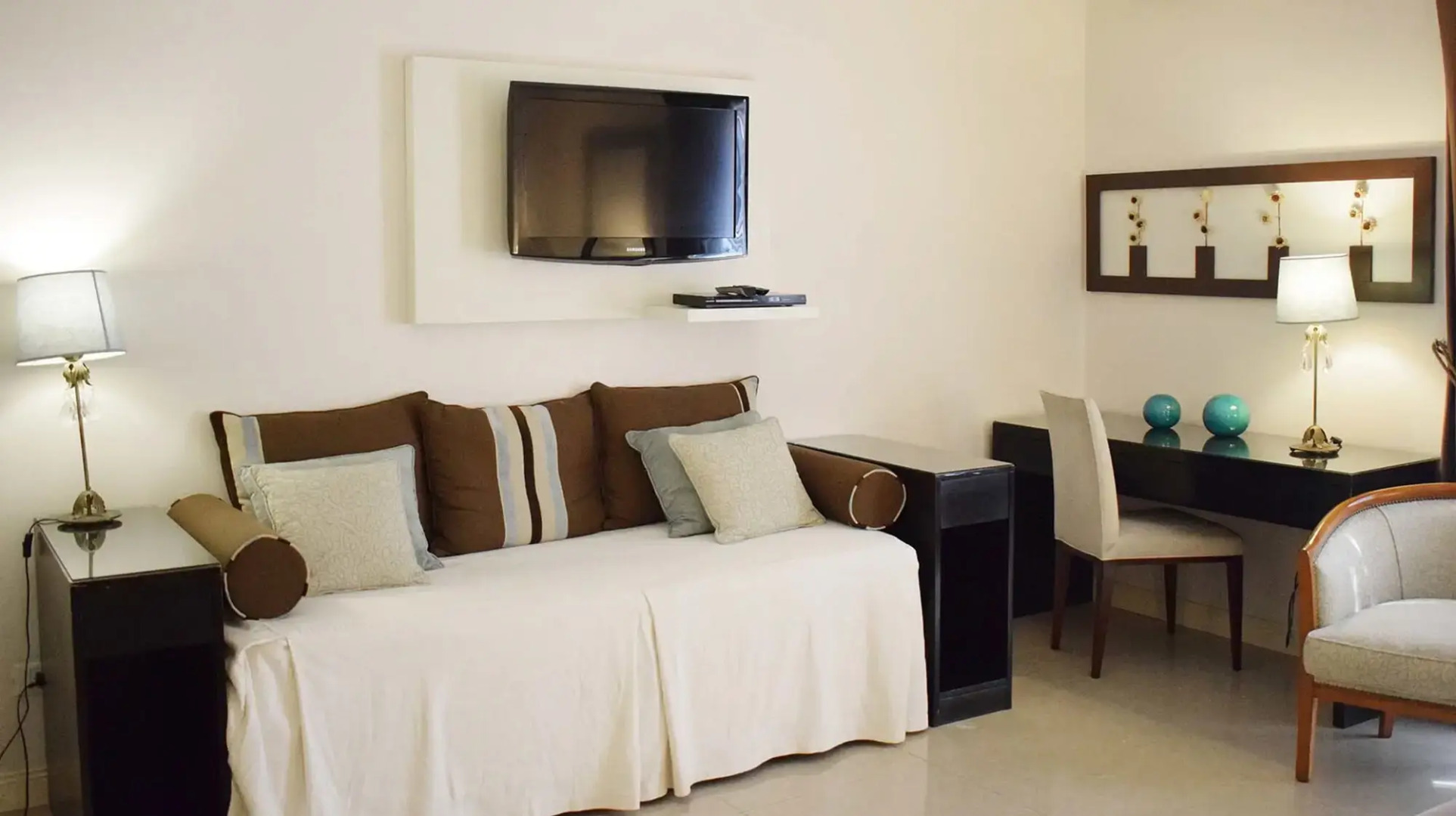 Posada Suiza by Prima Collection