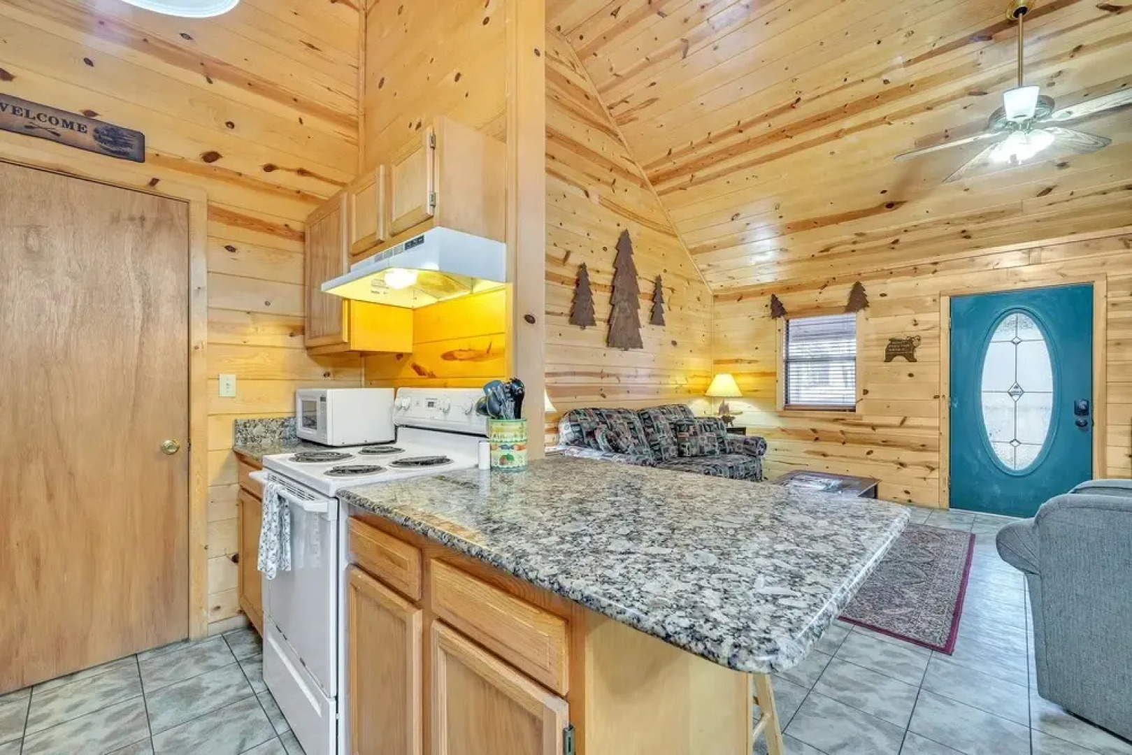 Bear Trail 2 Bedroom Cabin by Redawning