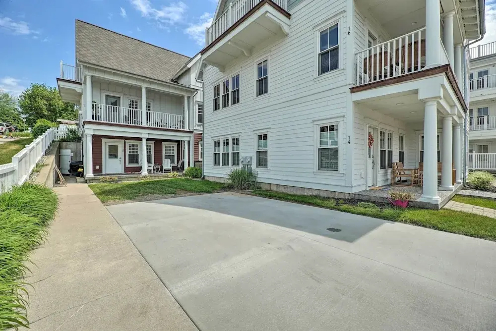 Grand Haven Condo: Walk to Lake + Pool Access!