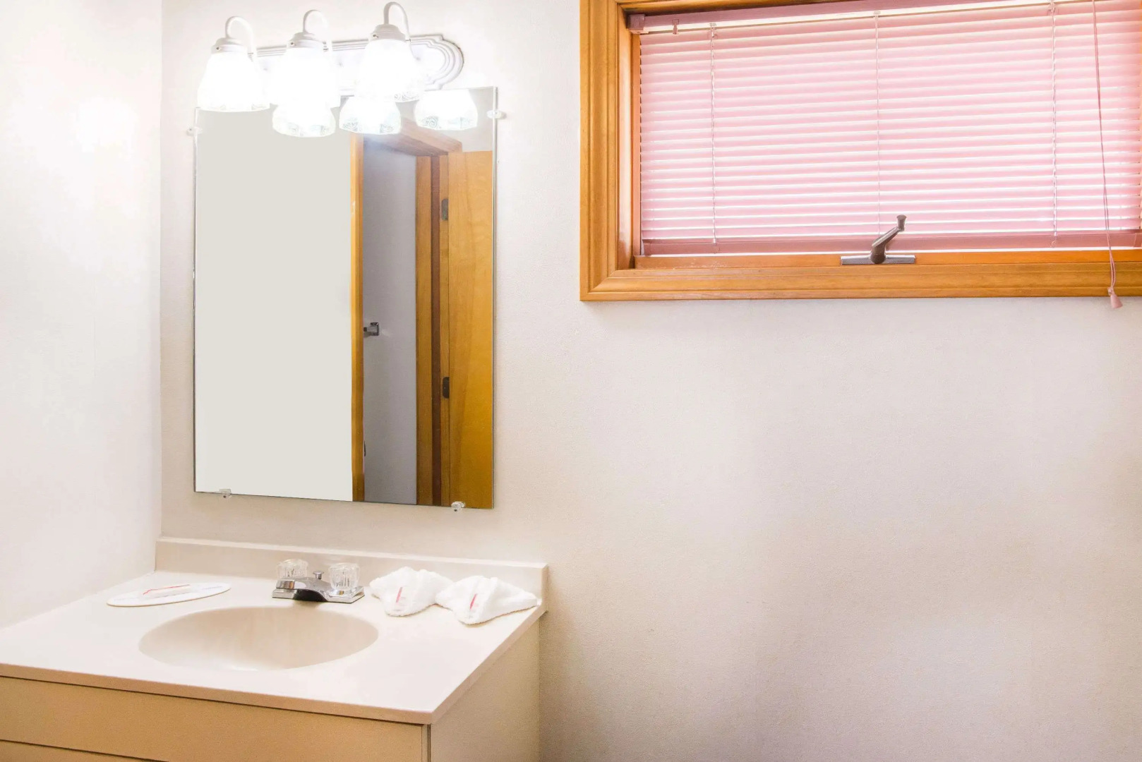 Travelodge by Wyndham Lake George NY