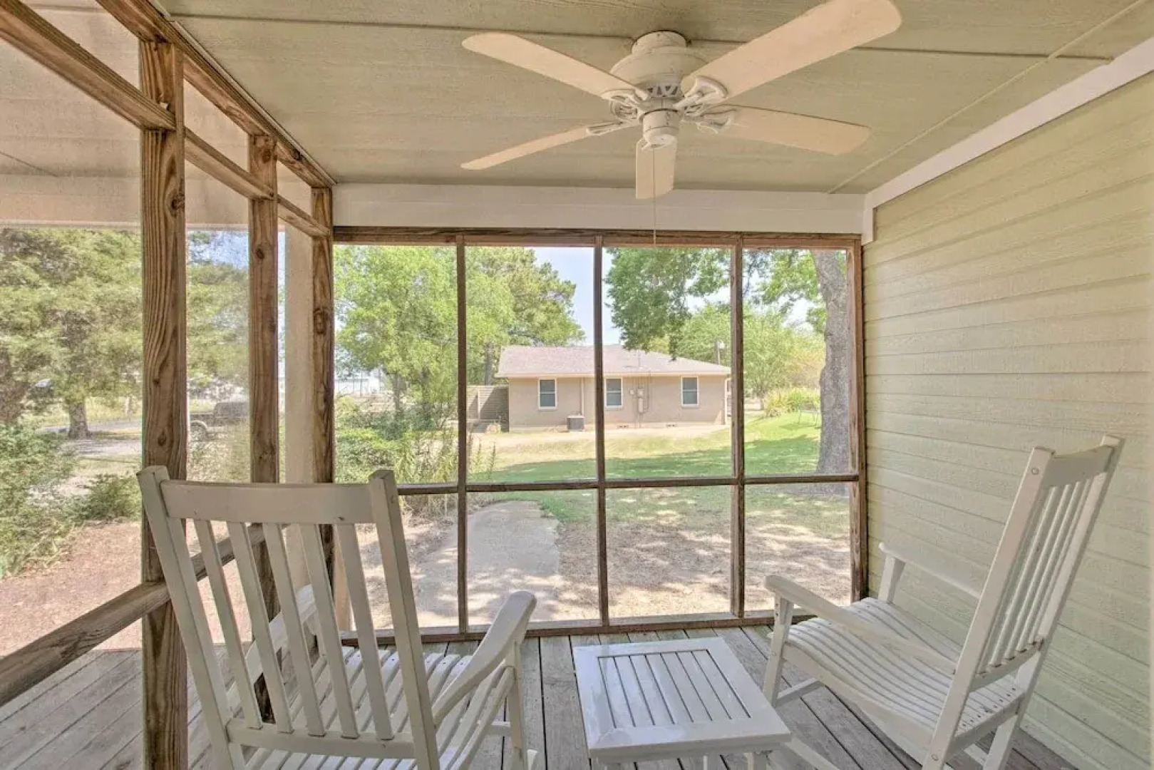 Lovely Pottsboro Home w/ Patio & Fire Pits!