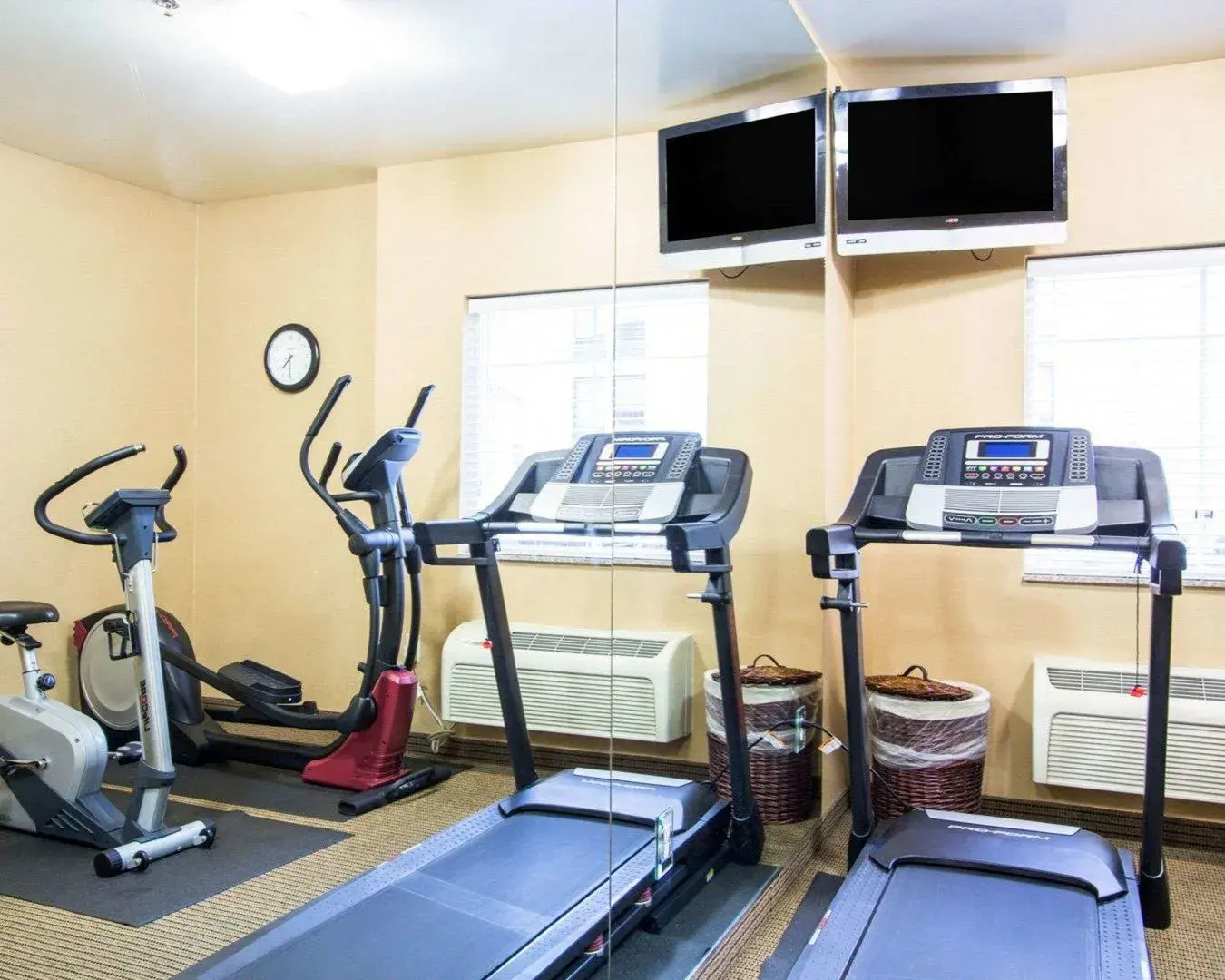 Comfort Inn & Suites Charleston Airport Convention Center