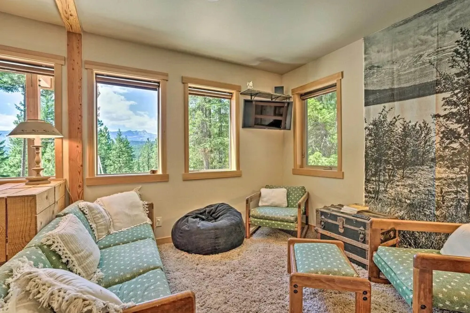 Private Leavenworth Cabin w/ Mtn Views & Fire Pit