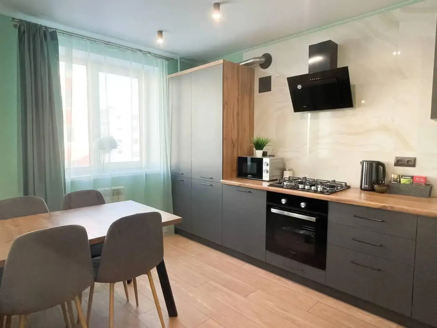 Апартаменты на улице Евгения Золотухина 31