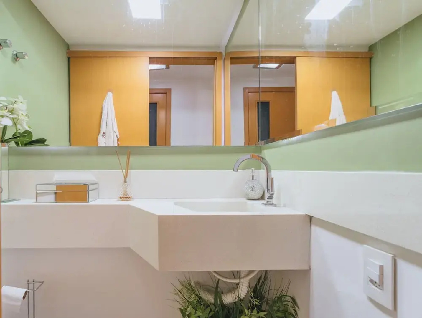 Apto com Piscina Wifi Ar-condicionado e Garagem