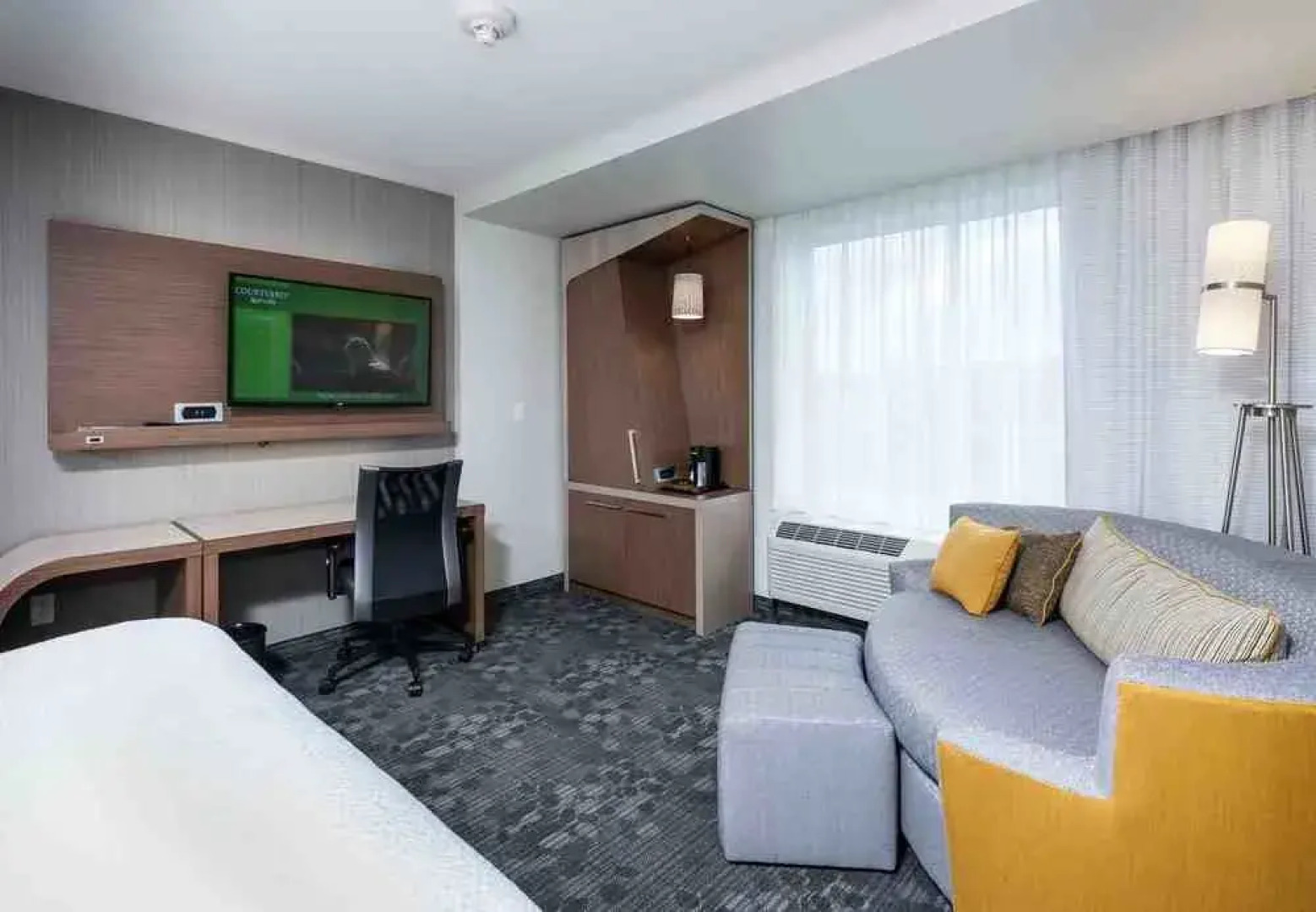 Courtyard Boston Littleton