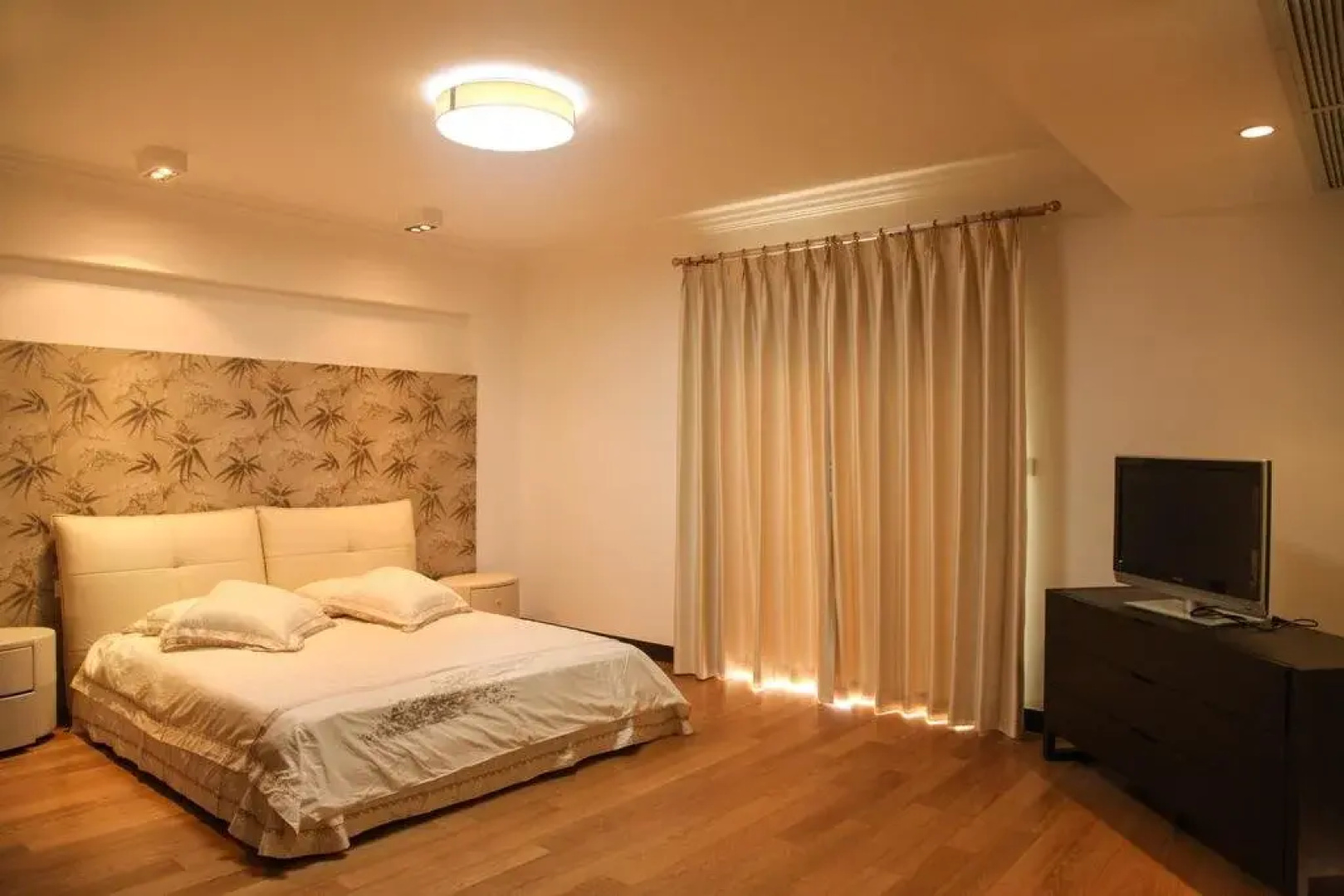 Justin Court Hotel