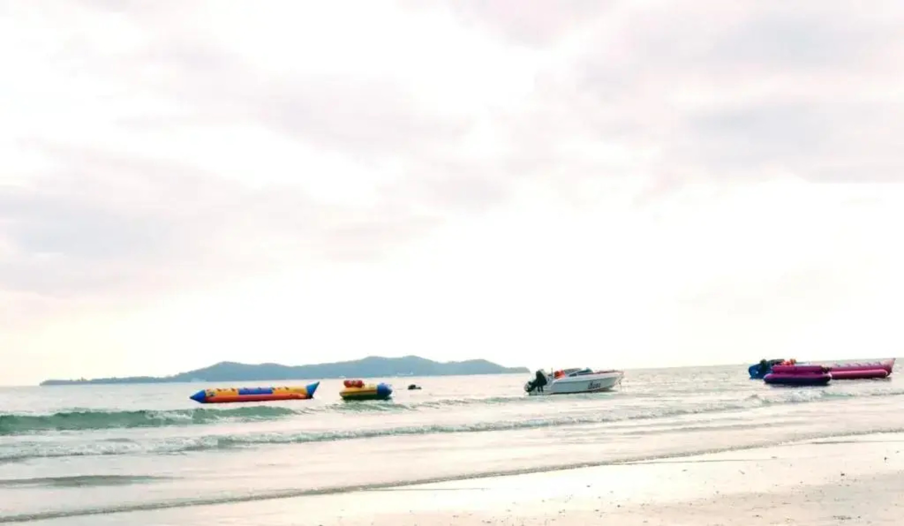 Blue Villa @Pinery Park Beach Rayong 2bdr Villa