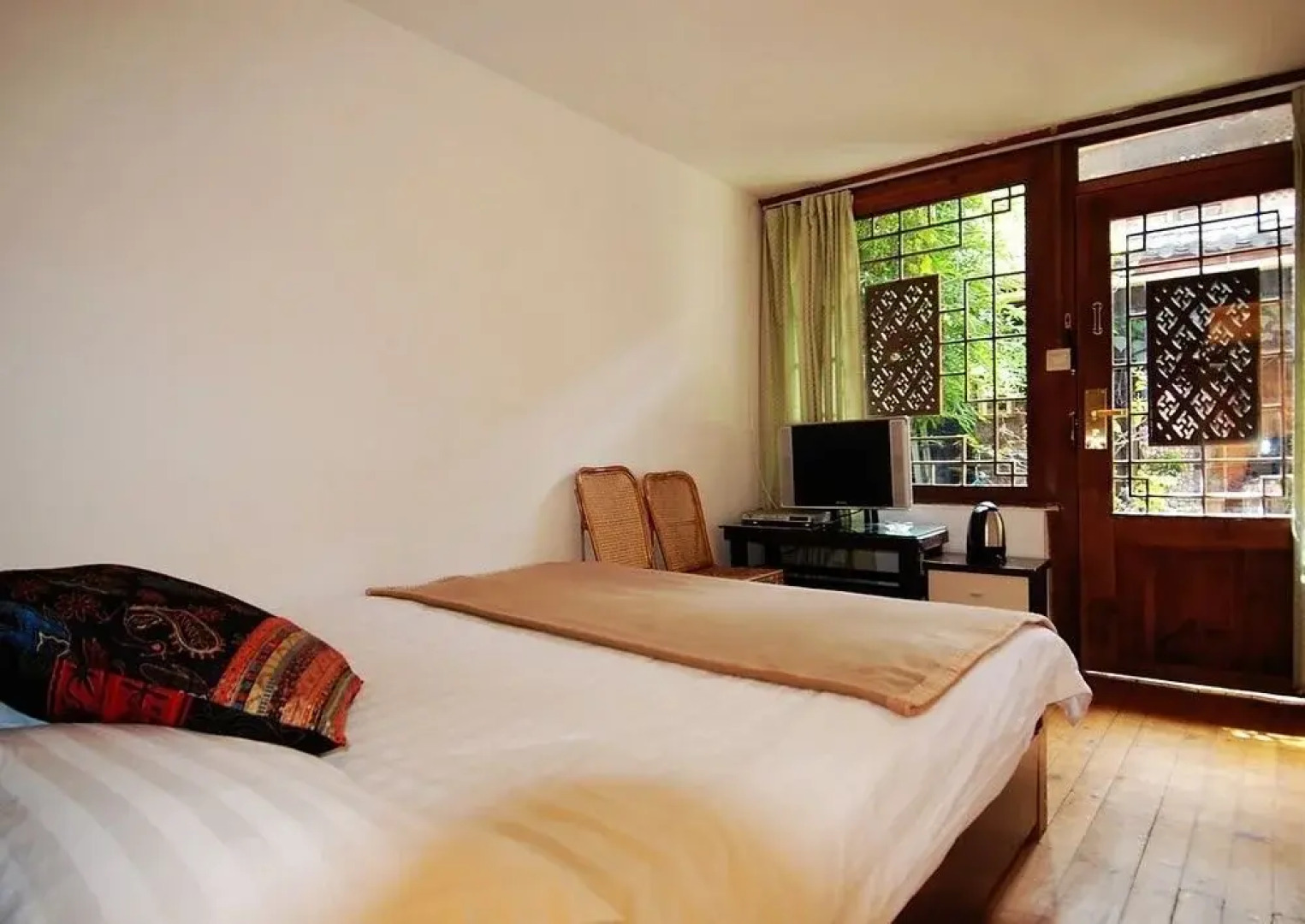 Snow Field Sunshine Inn