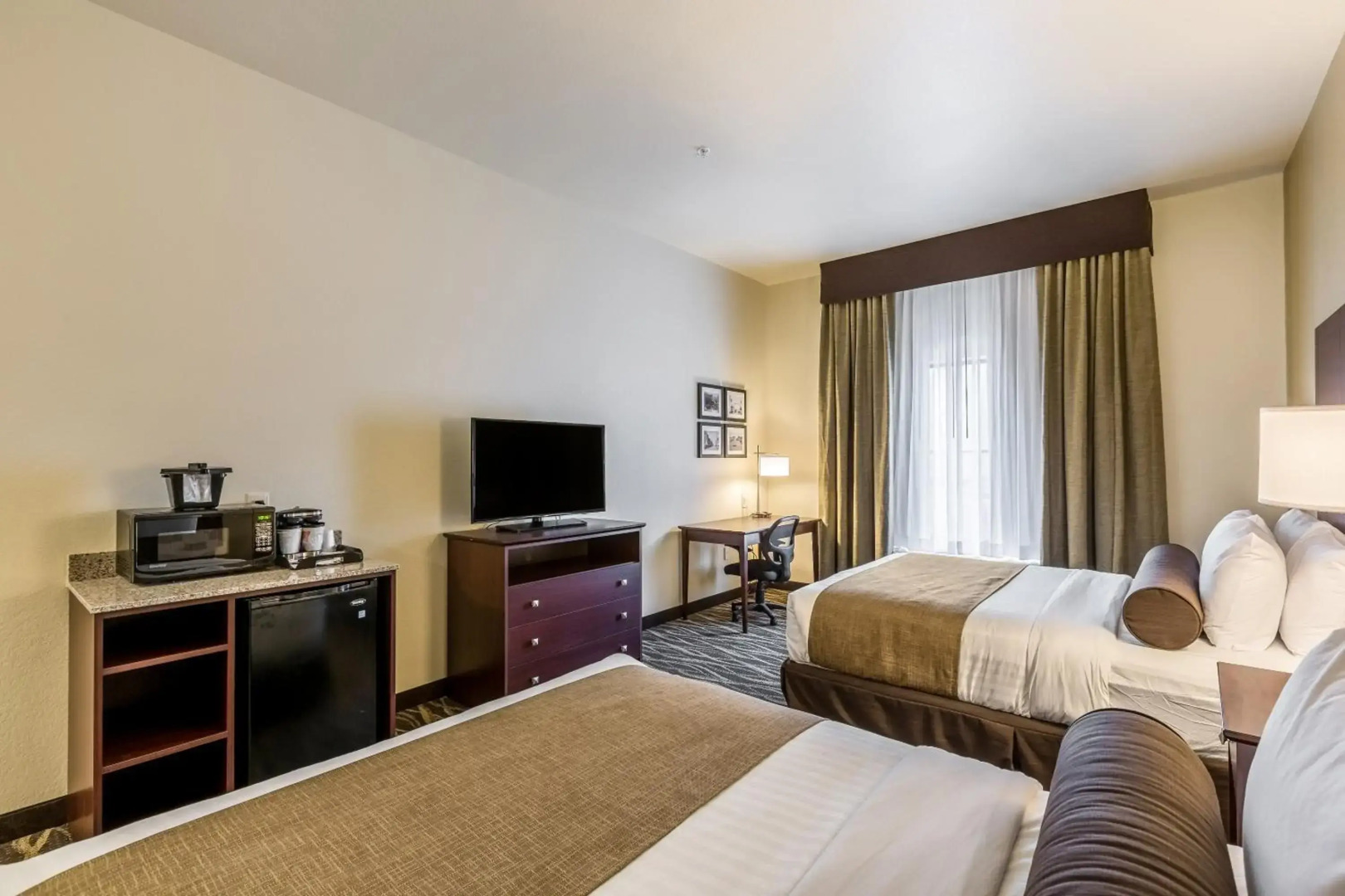 Cobblestone Hotel & Suites – Stevens Point