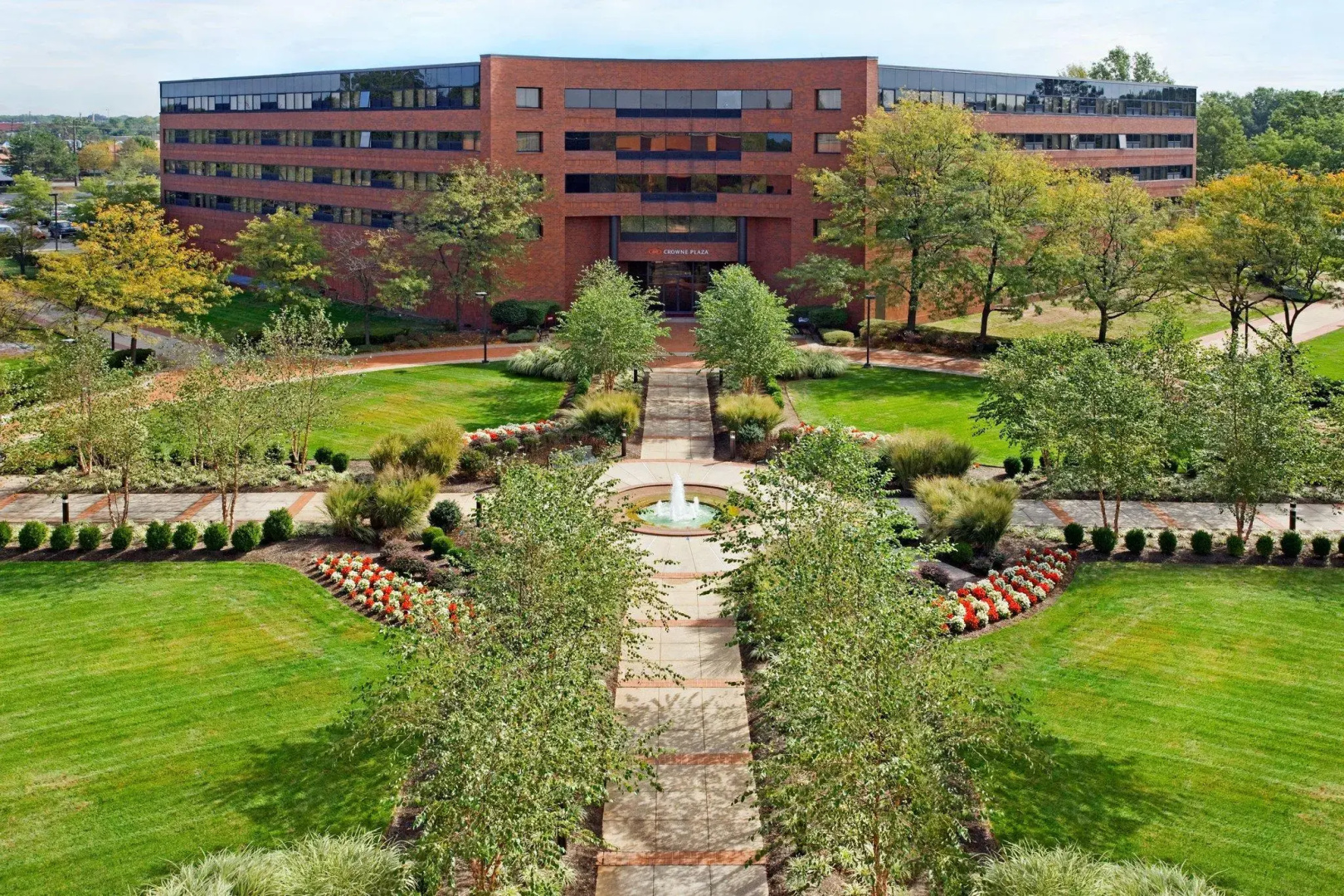 Crowne Plaza Edison by IHG
