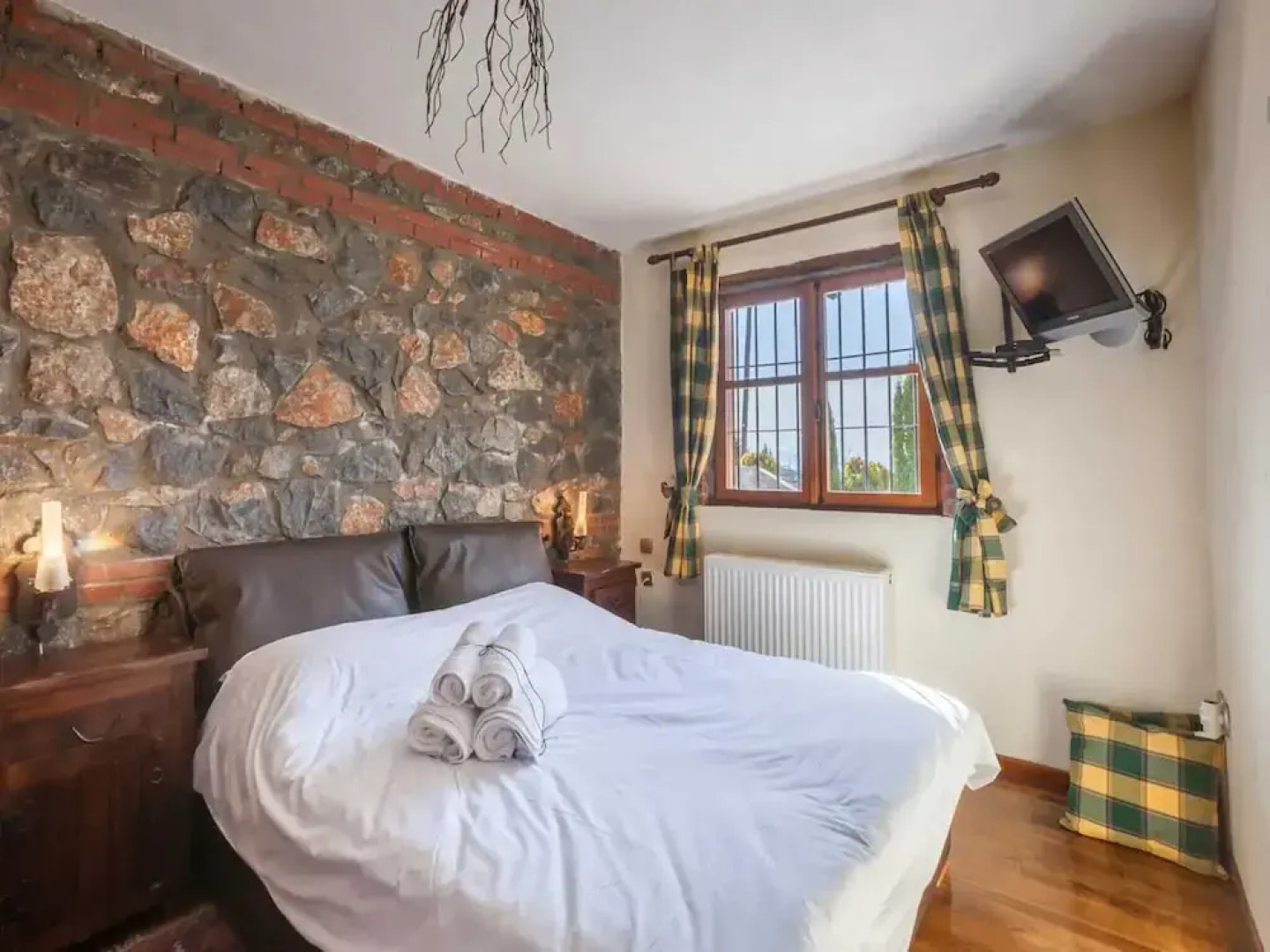 Rustic Holiday Home in Pella With Jacuzzi