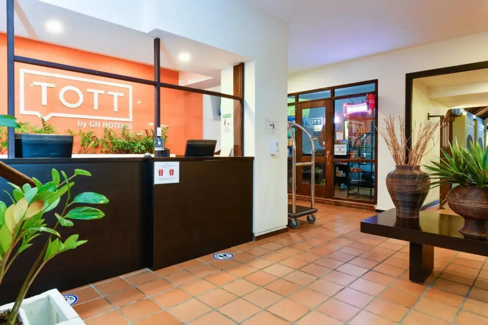 voco Surfside Aruba by IHG