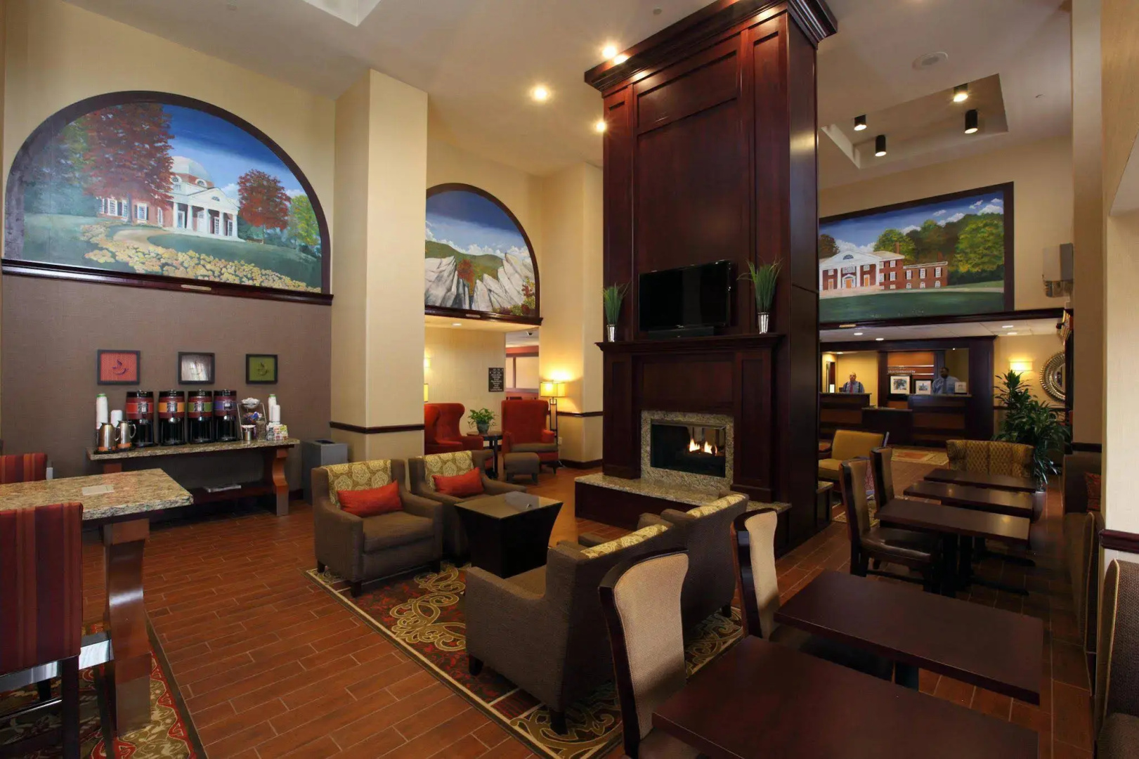 Hampton Inn & Suites Charlottesville-At the University