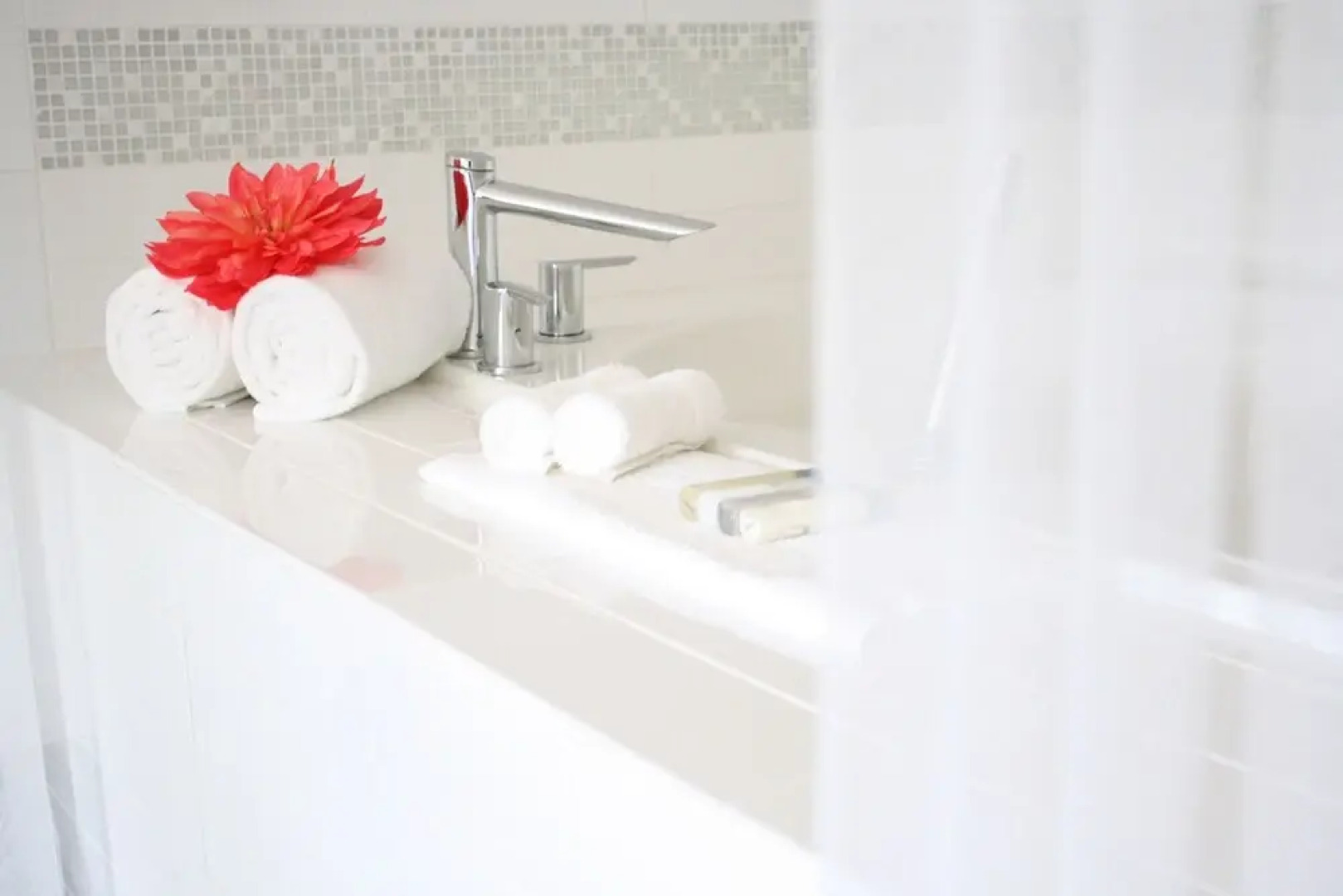 Schoenbrunn Inn & Suites