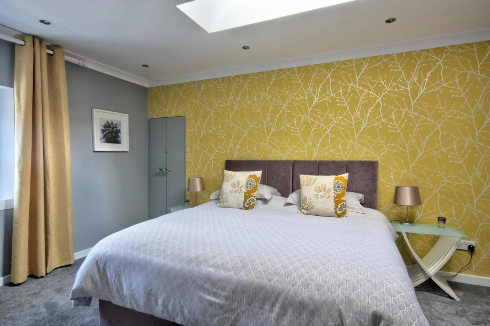 Thistle Apartment, Main street, Golspie