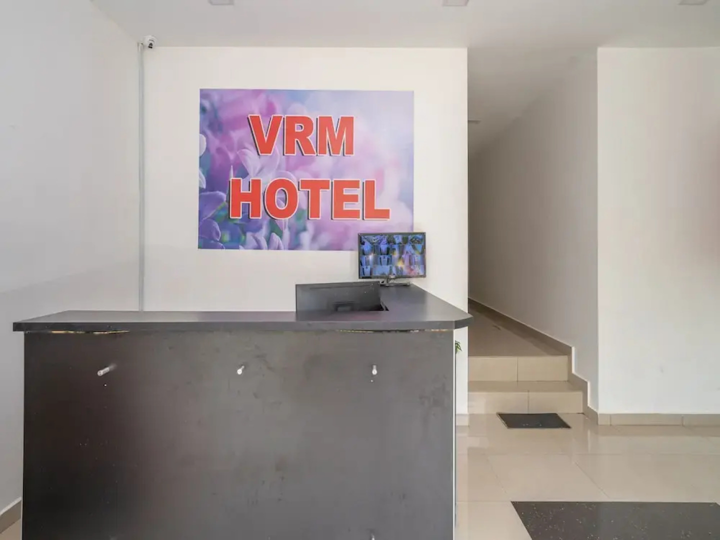 OYO 44093 Vrm Hotel