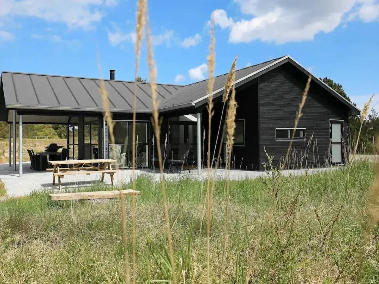 Spacious Holiday Home in Humble With Beach Nearby