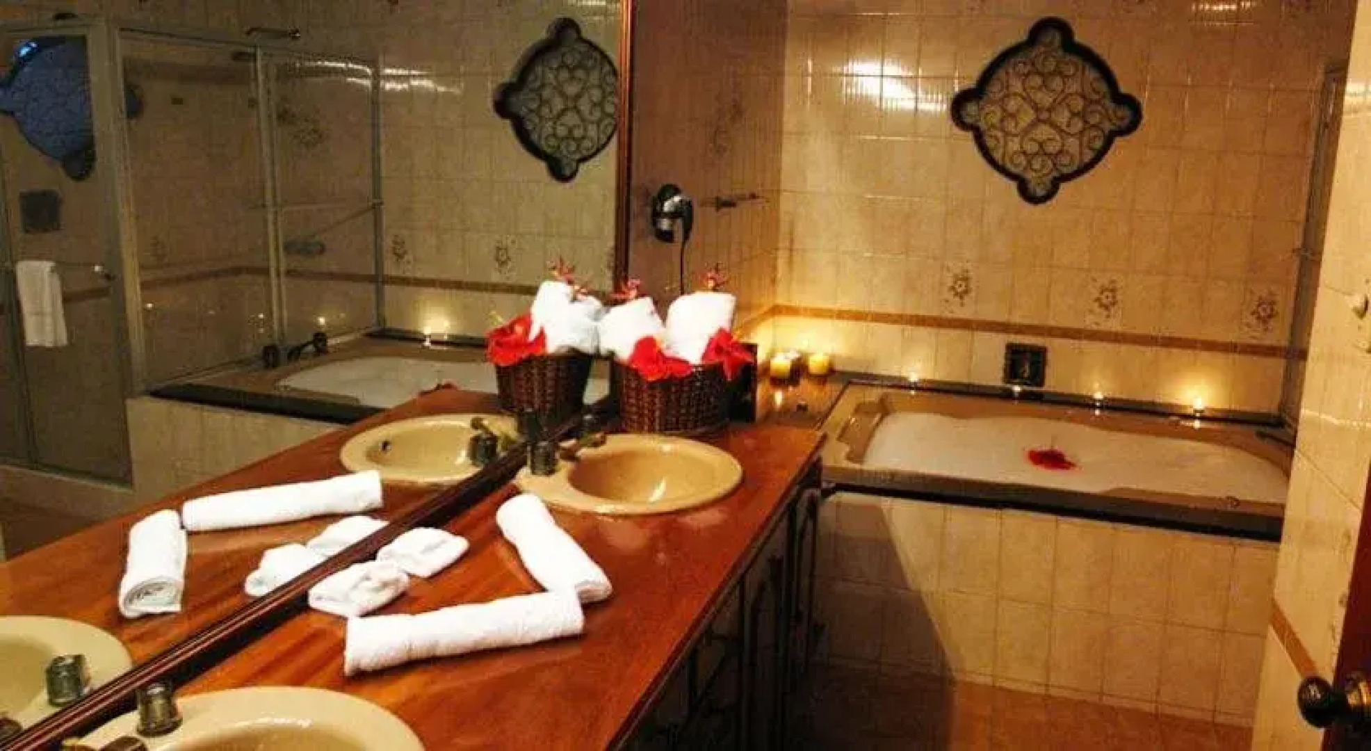 La Catalina Hotel and Suites